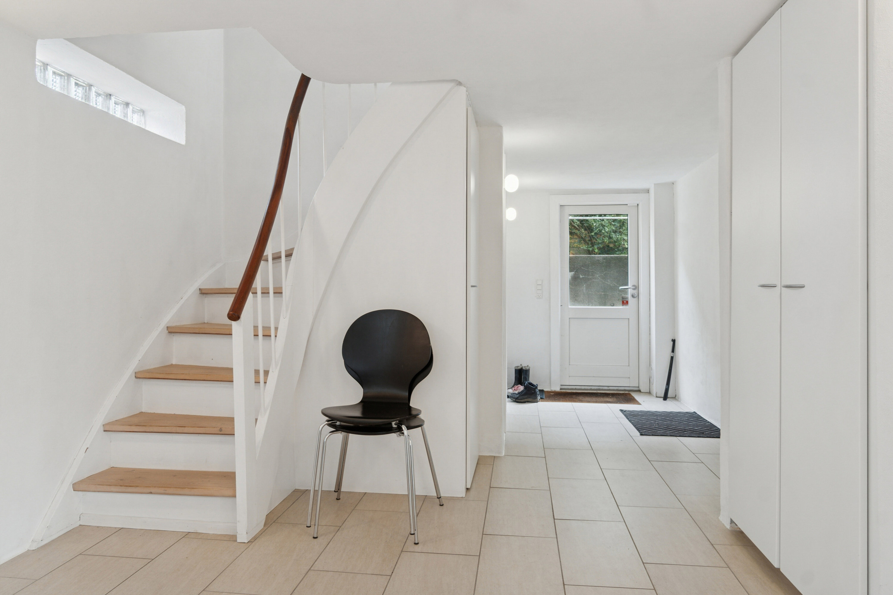 Fremhævet gang, kælder billede i fuldskærmstilstand. Billede af Lyngbyvej 9, 8000 Aarhus C