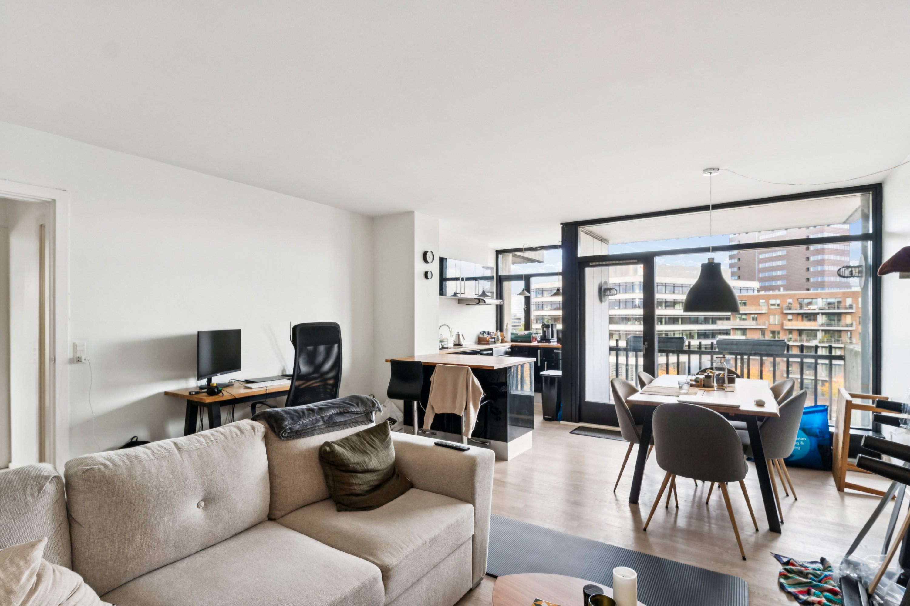 Fremhævet stue billede i fuldskærmstilstand. Billede af Holsteinsgade 66, 5. 14., 2100 København Ø