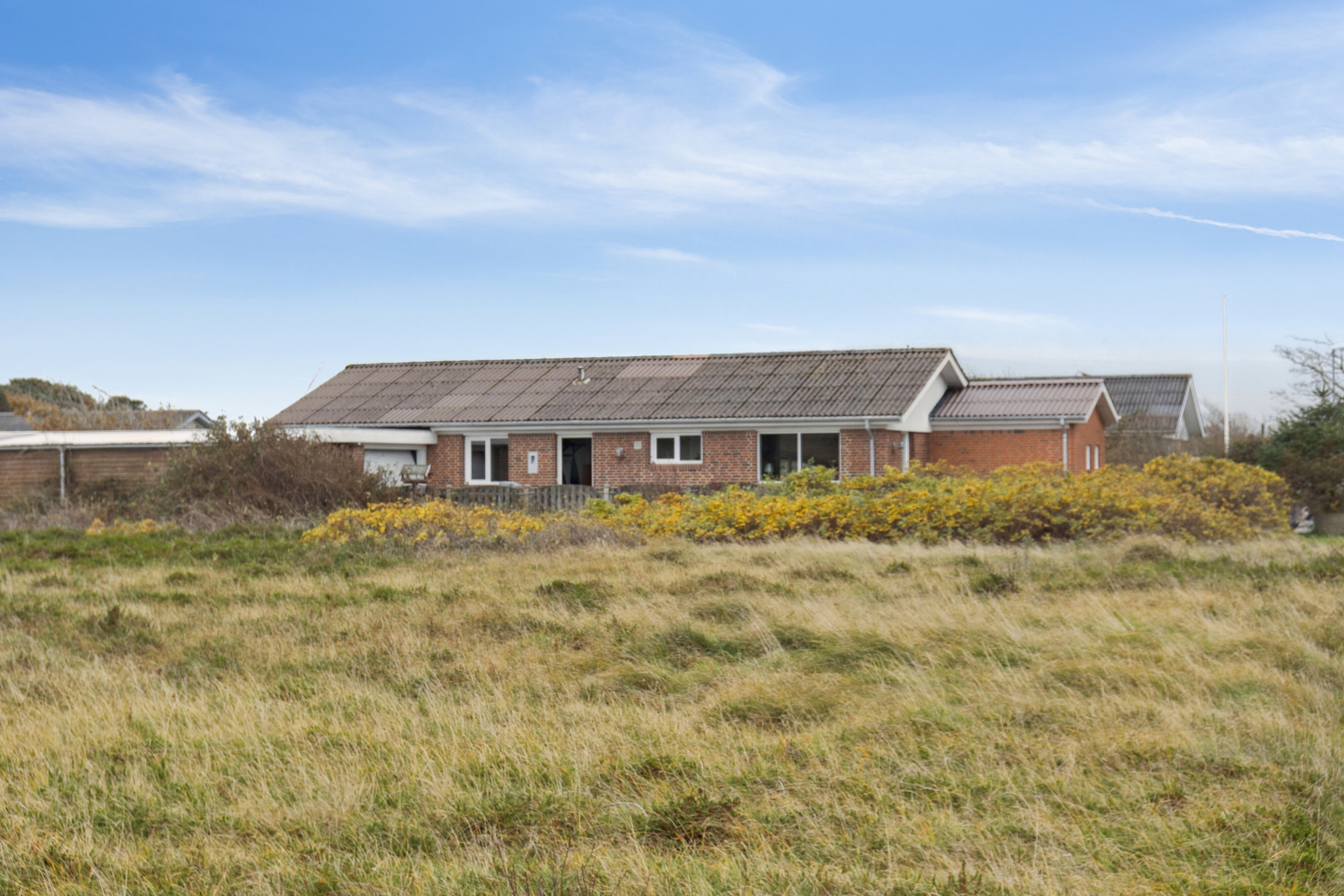 Fremhævet set fra haven billede i fuldskærmstilstand. Billede af Tyttebærvej 4, Agger, 7770 Vestervig