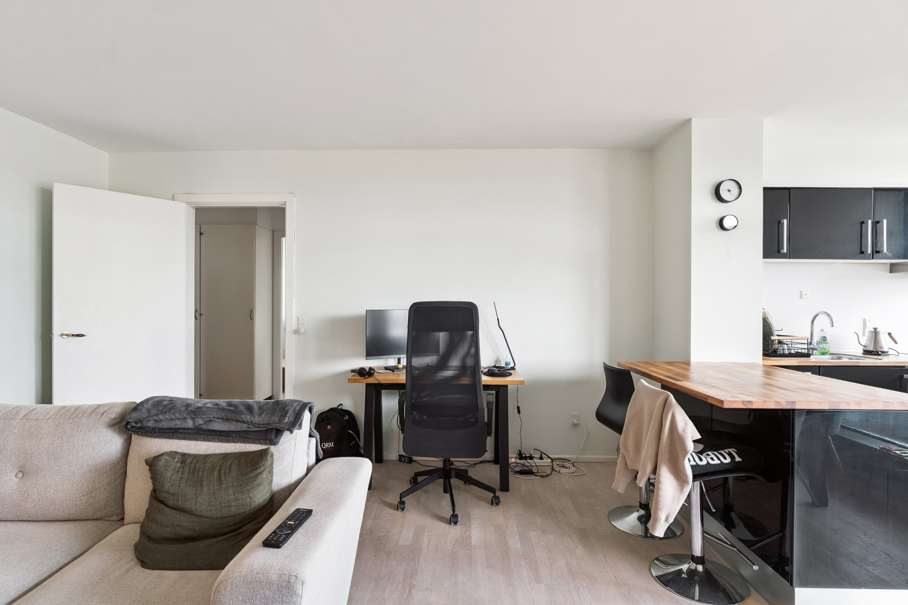 Fremhævet stue billede i fuldskærmstilstand. Billede af Holsteinsgade 66, 5. 14., 2100 København Ø