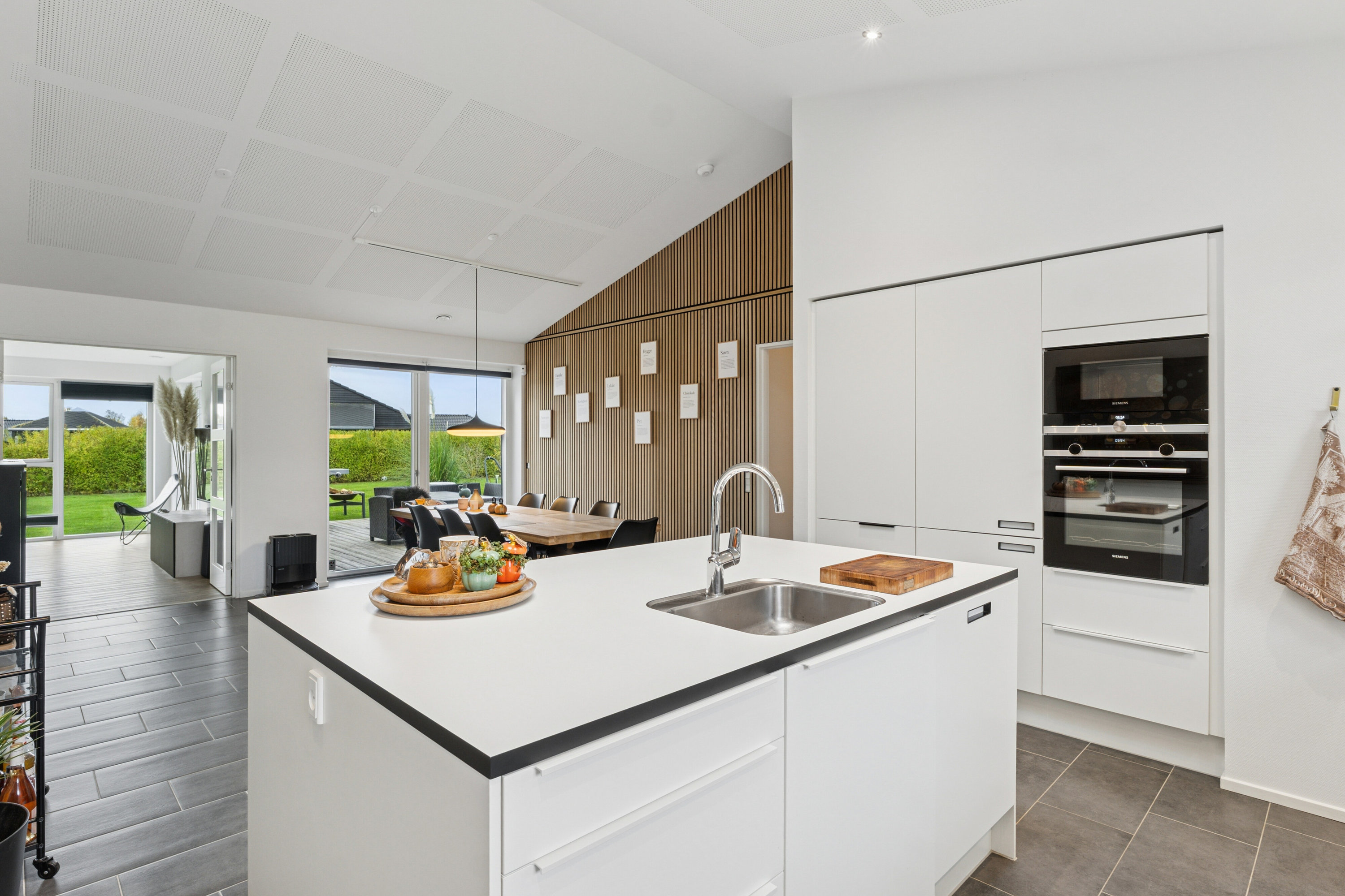 Fremhævet køkken billede i fuldskærmstilstand. Billede af Pilegårdsvænget 39, Søndersø, 5471 Søndersø