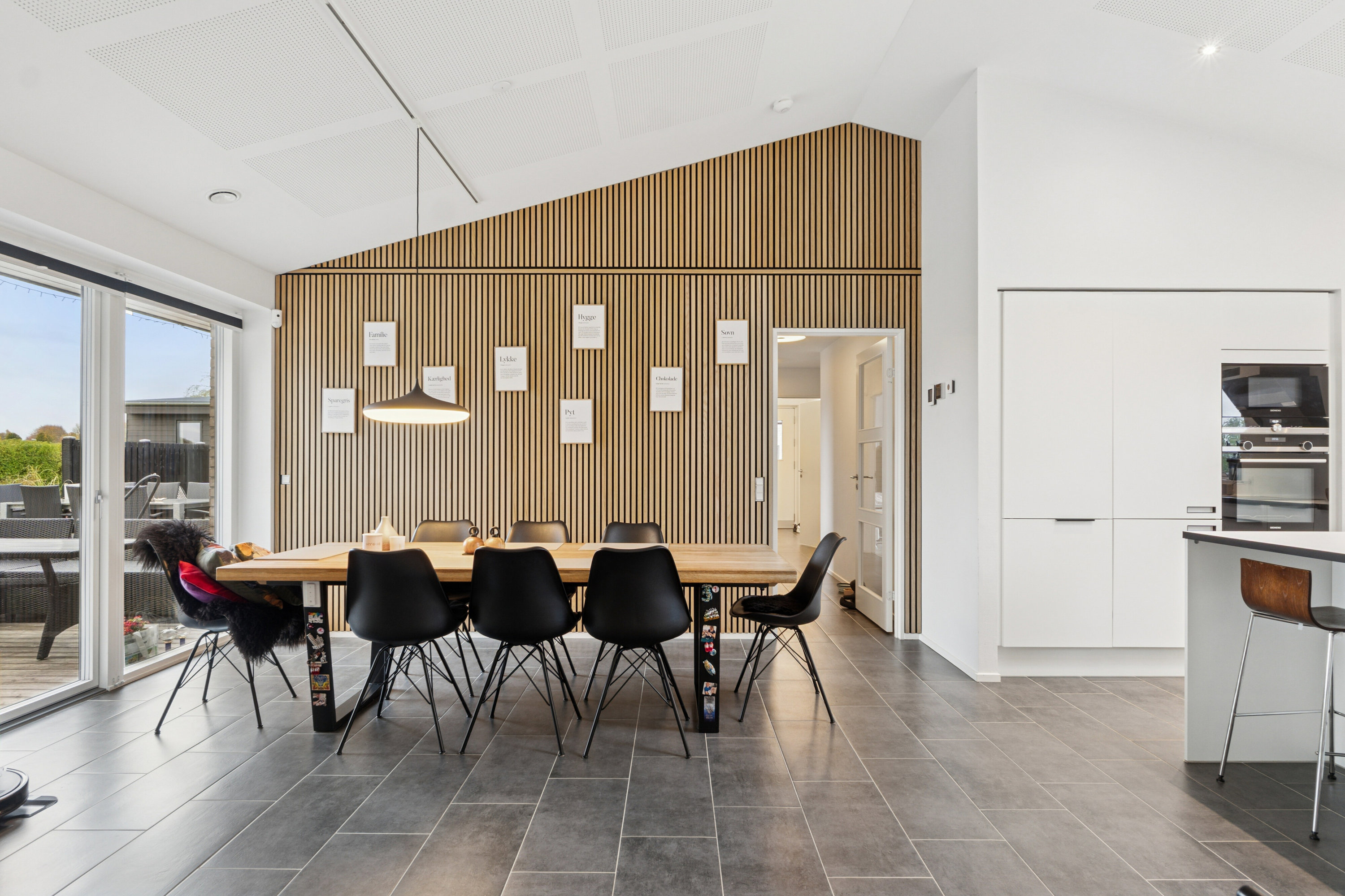 Fremhævet spisestue billede i fuldskærmstilstand. Billede af Pilegårdsvænget 39, Søndersø, 5471 Søndersø