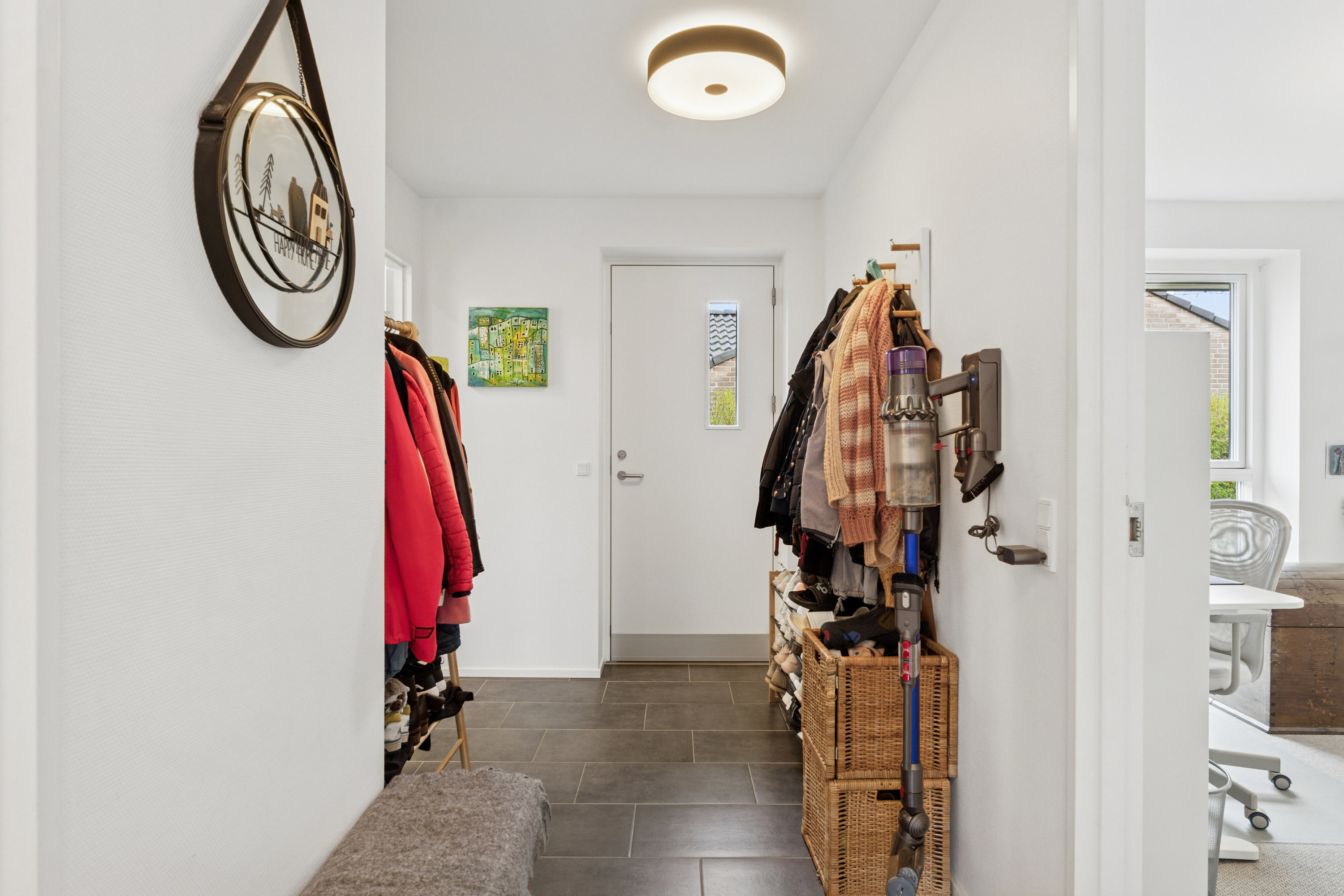 Fremhævet gang billede i fuldskærmstilstand. Billede af Pilegårdsvænget 39, Søndersø, 5471 Søndersø