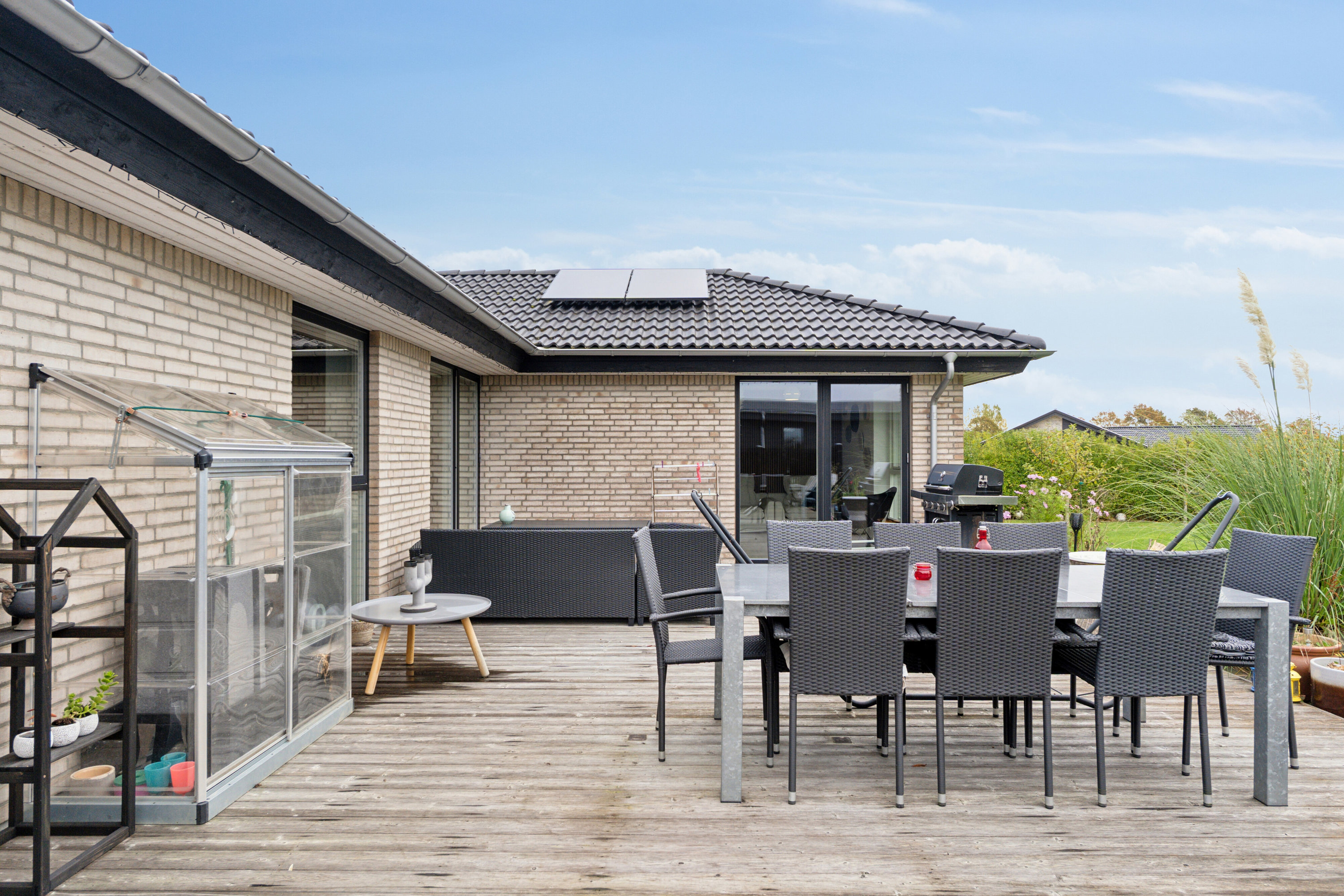 Fremhævet terrasse billede i fuldskærmstilstand. Billede af Pilegårdsvænget 39, Søndersø, 5471 Søndersø