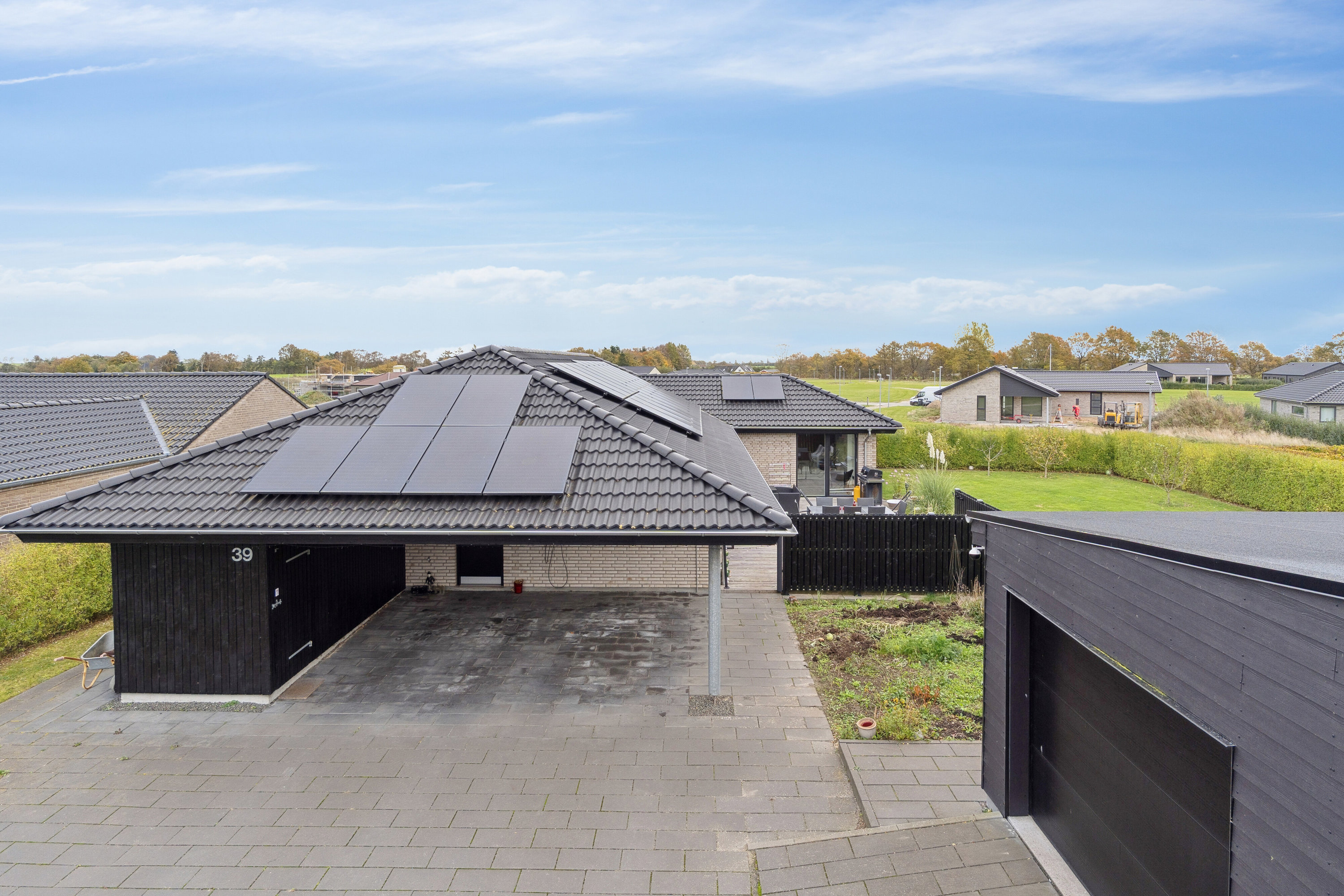 Fremhævet udendørs billede i fuldskærmstilstand. Billede af Pilegårdsvænget 39, Søndersø, 5471 Søndersø