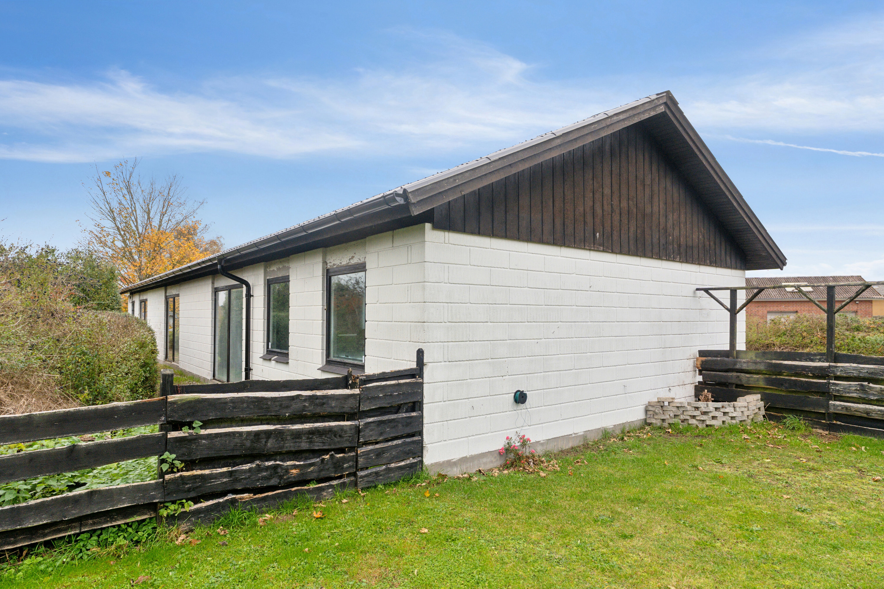 Fremhævet set fra haven billede i fuldskærmstilstand. Billede af Erhvervsvej 2, Bårse, 4720 Præstø