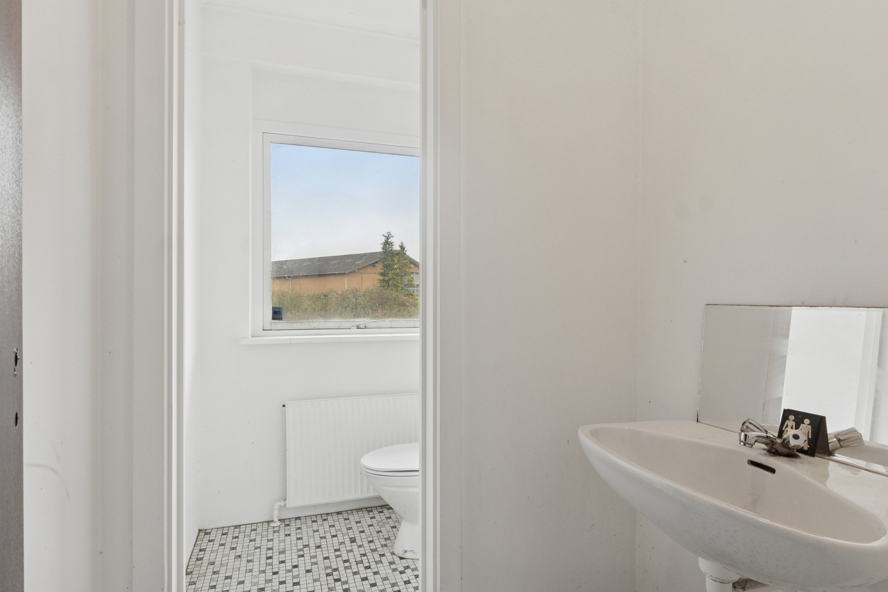 Fremhævet badeværelse billede i fuldskærmstilstand. Billede af Erhvervsvej 2, Bårse, 4720 Præstø