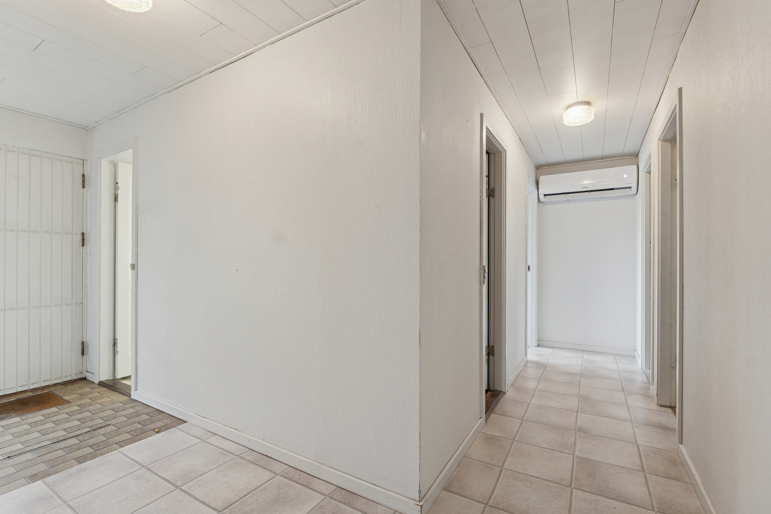 Fremhævet gang billede i fuldskærmstilstand. Billede af Erhvervsvej 2, Bårse, 4720 Præstø