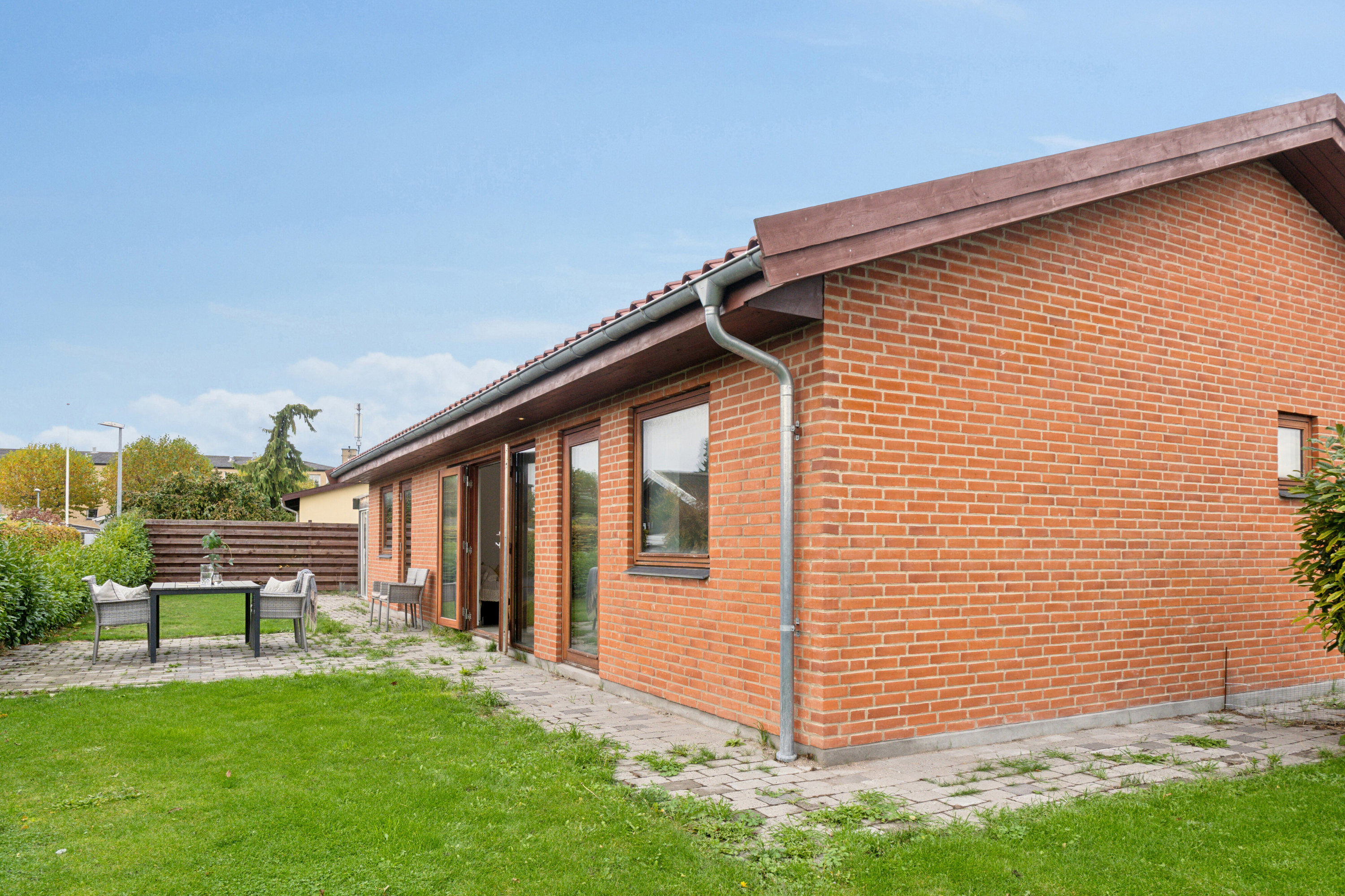 Fremhævet set fra haven billede i fuldskærmstilstand. Billede af Hf. Elmebo 19, 2300 København S