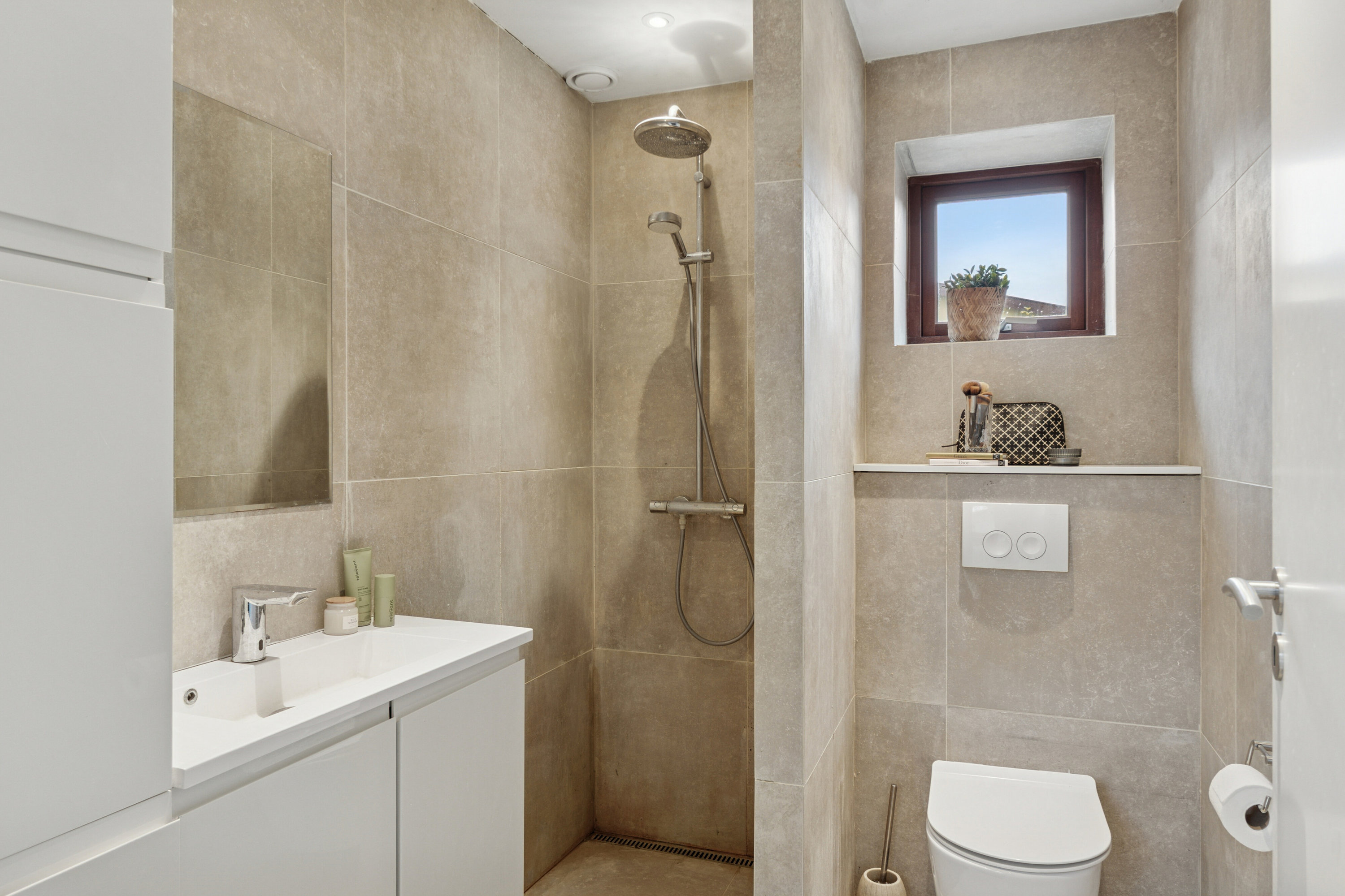 Fremhævet badeværelse billede i fuldskærmstilstand. Billede af Hf. Elmebo 19, 2300 København S