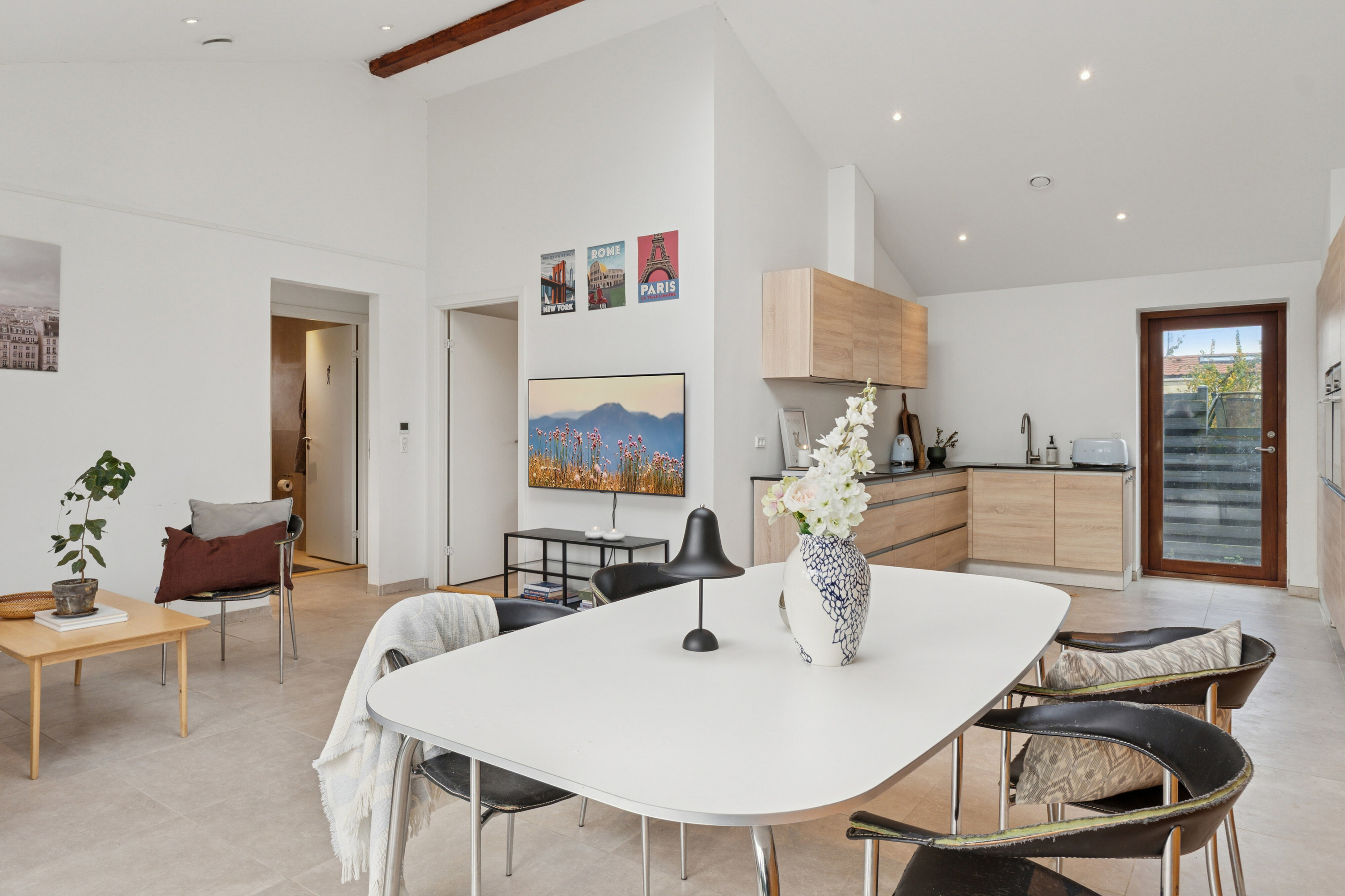 Fremhævet spisestue billede i fuldskærmstilstand. Billede af Hf. Elmebo 19, 2300 København S