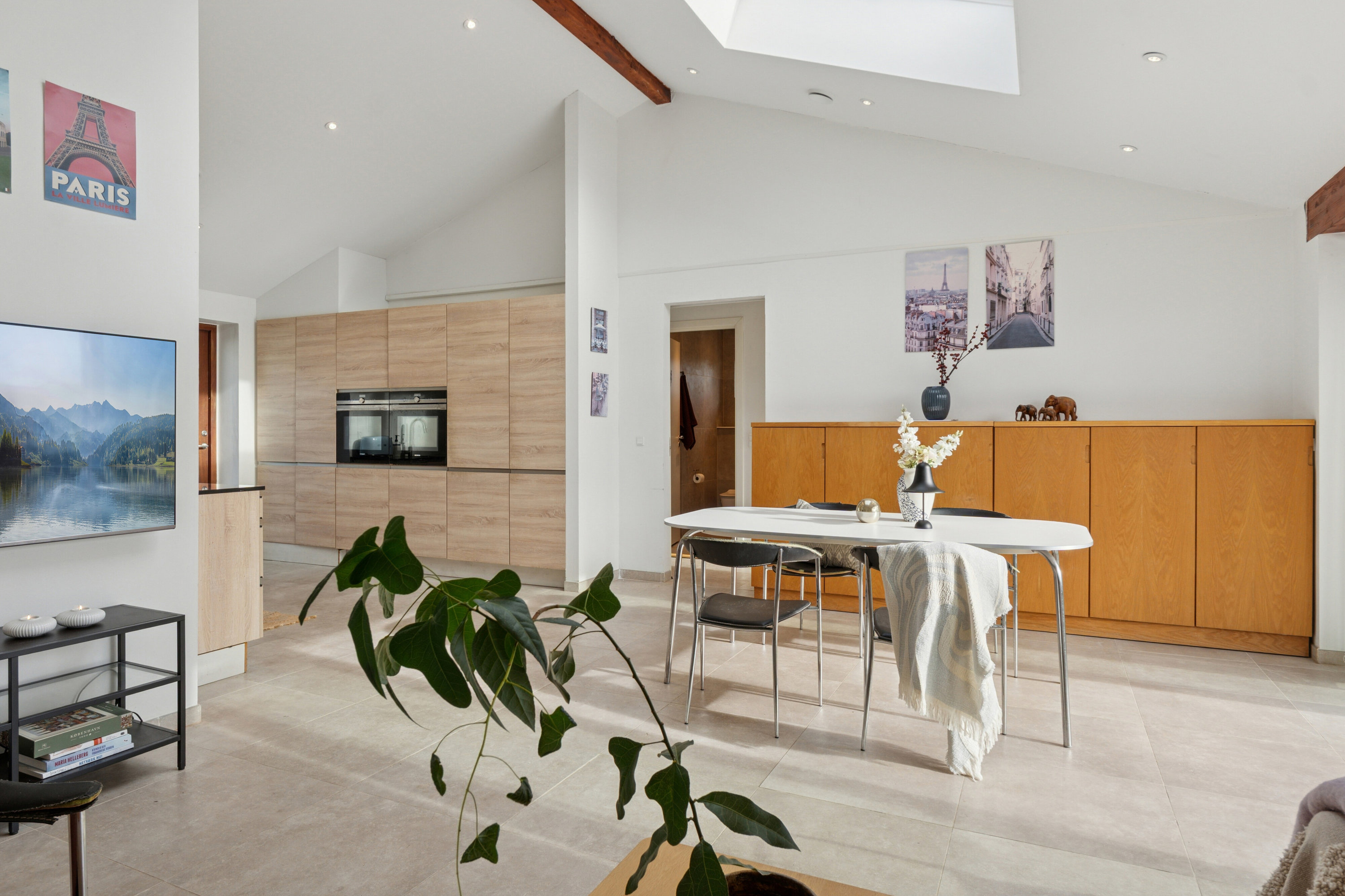 Miniaturebillede 2: spisestue. Billede af Hf. Elmebo 19, 2300 København S