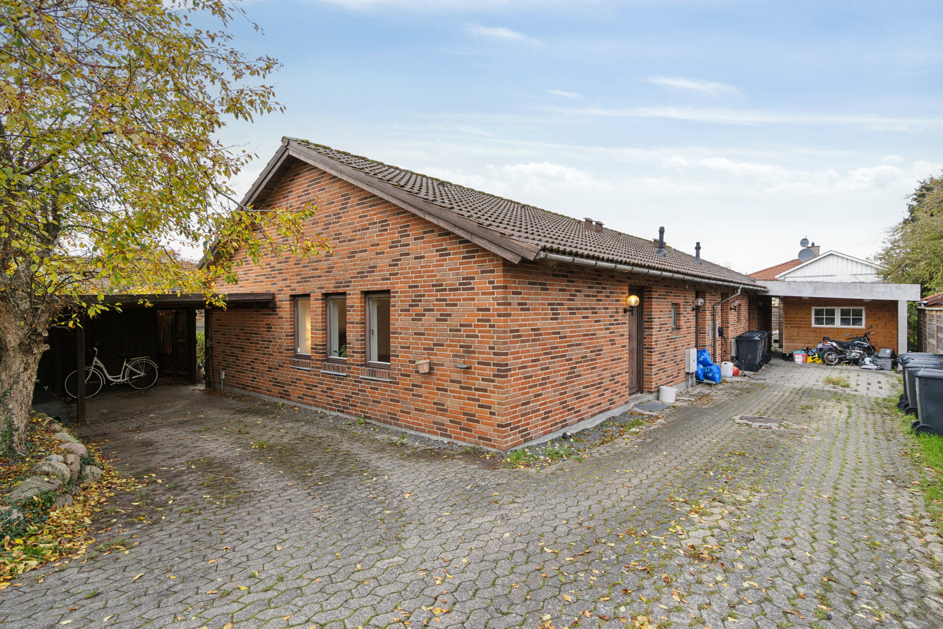 Fremhævet set fra vejen billede i fuldskærmstilstand. Billede af Bluevang Alle 3A, 2610 Rødovre