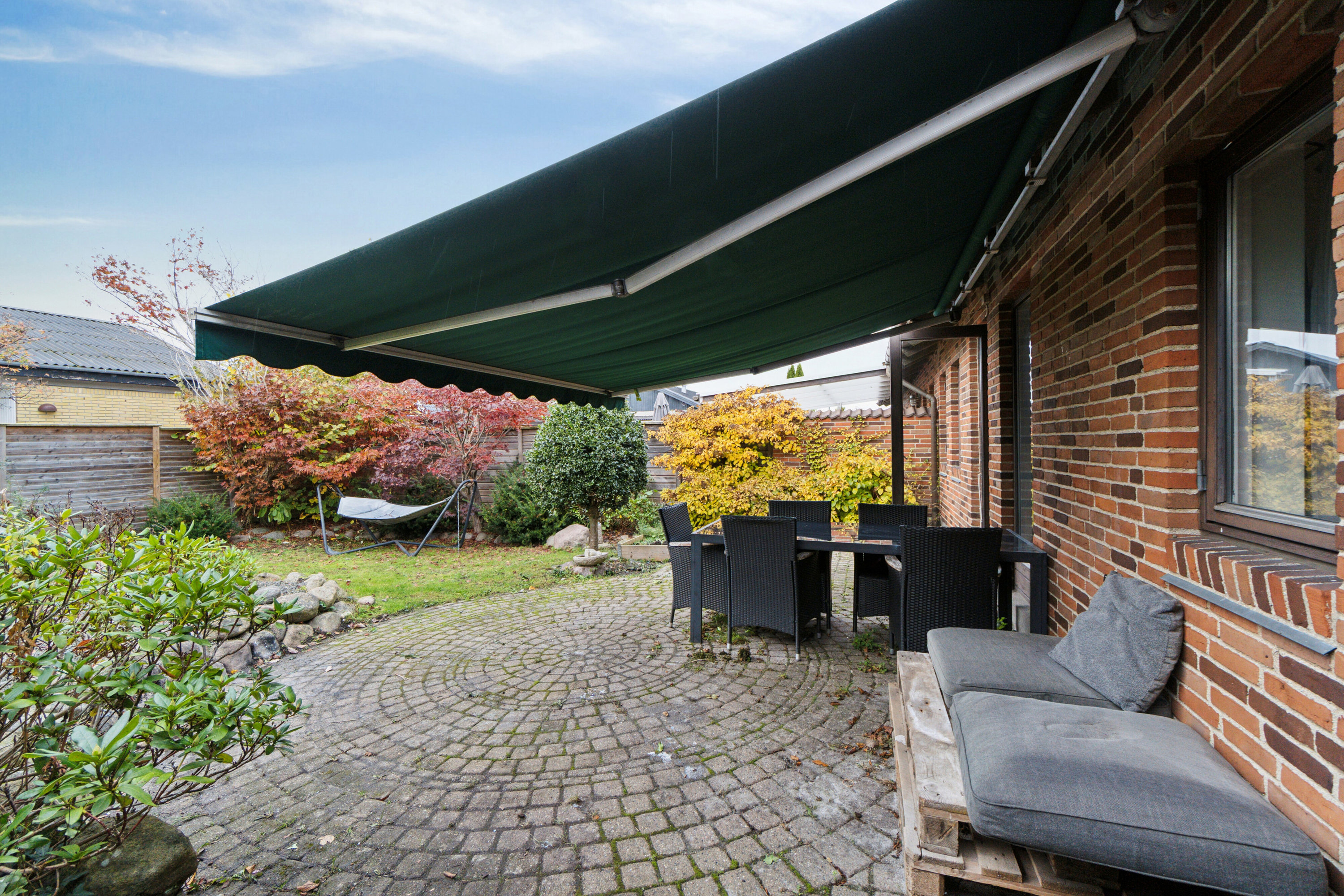 Fremhævet terrasse billede i fuldskærmstilstand. Billede af Bluevang Alle 3A, 2610 Rødovre