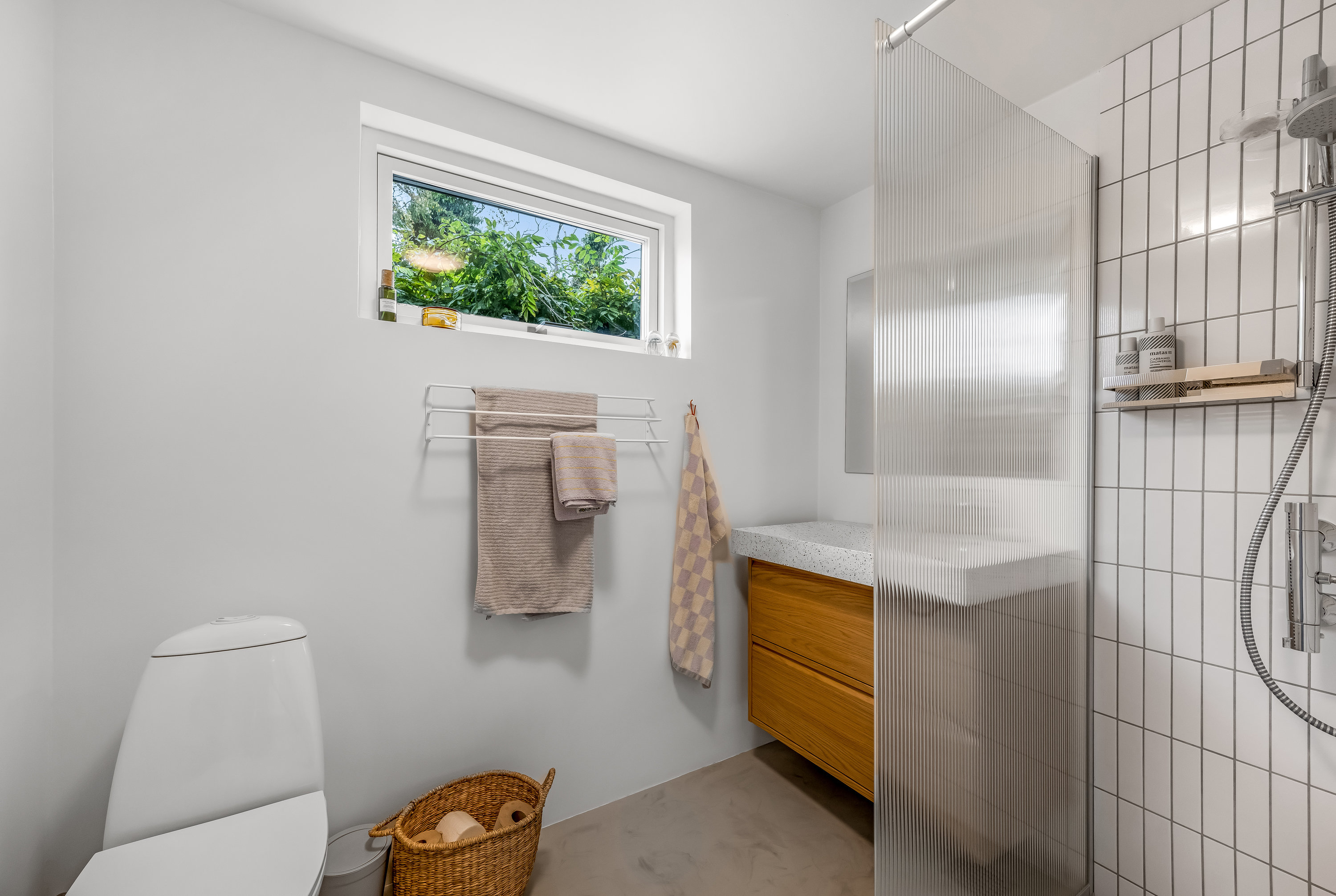 Fremhævet badeværelse billede i fuldskærmstilstand. Billede af Tjørnevej 6, 6950 Ringkøbing