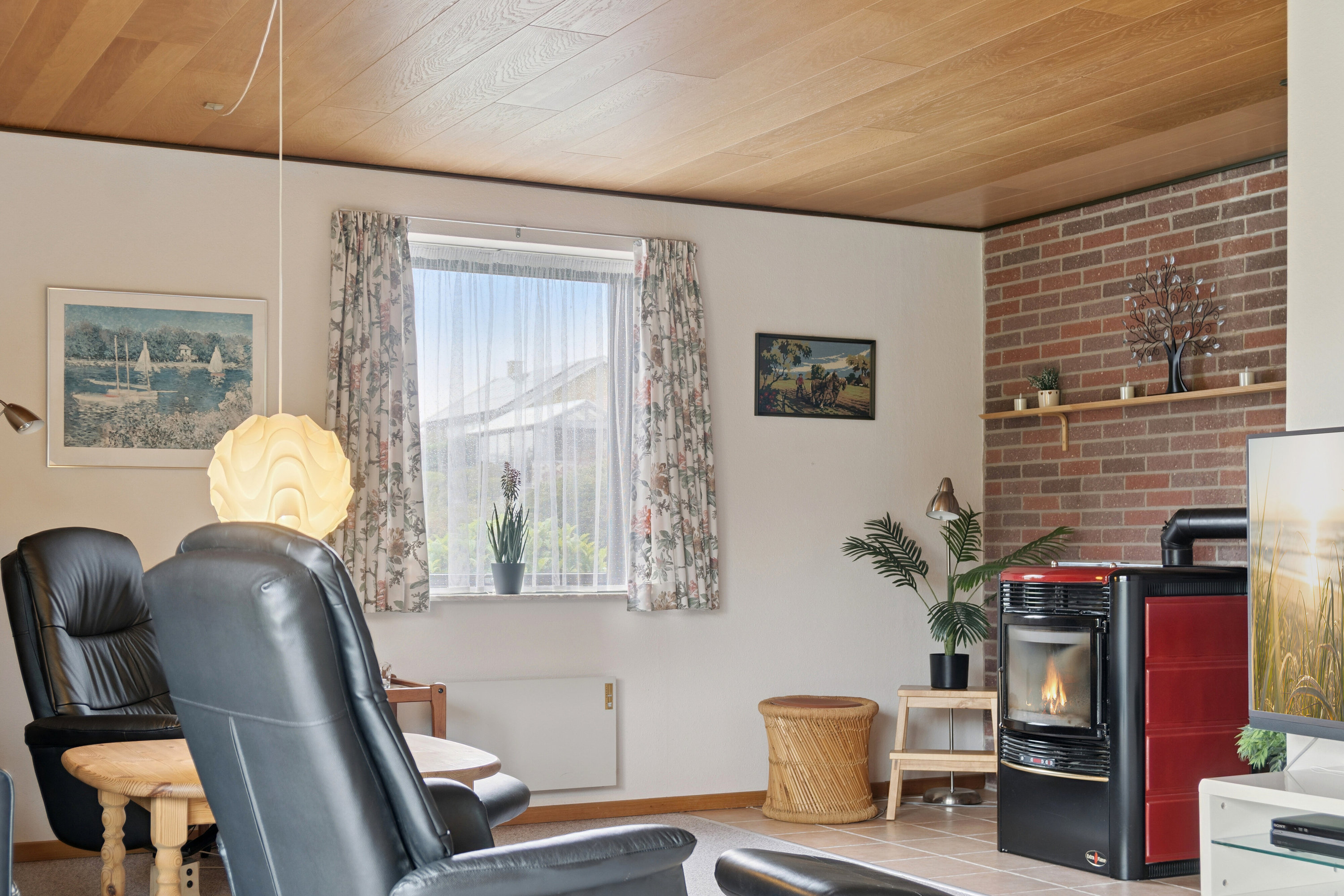 Fremhævet stue billede i fuldskærmstilstand. Billede af Fjordbakken 54, 4400 Kalundborg