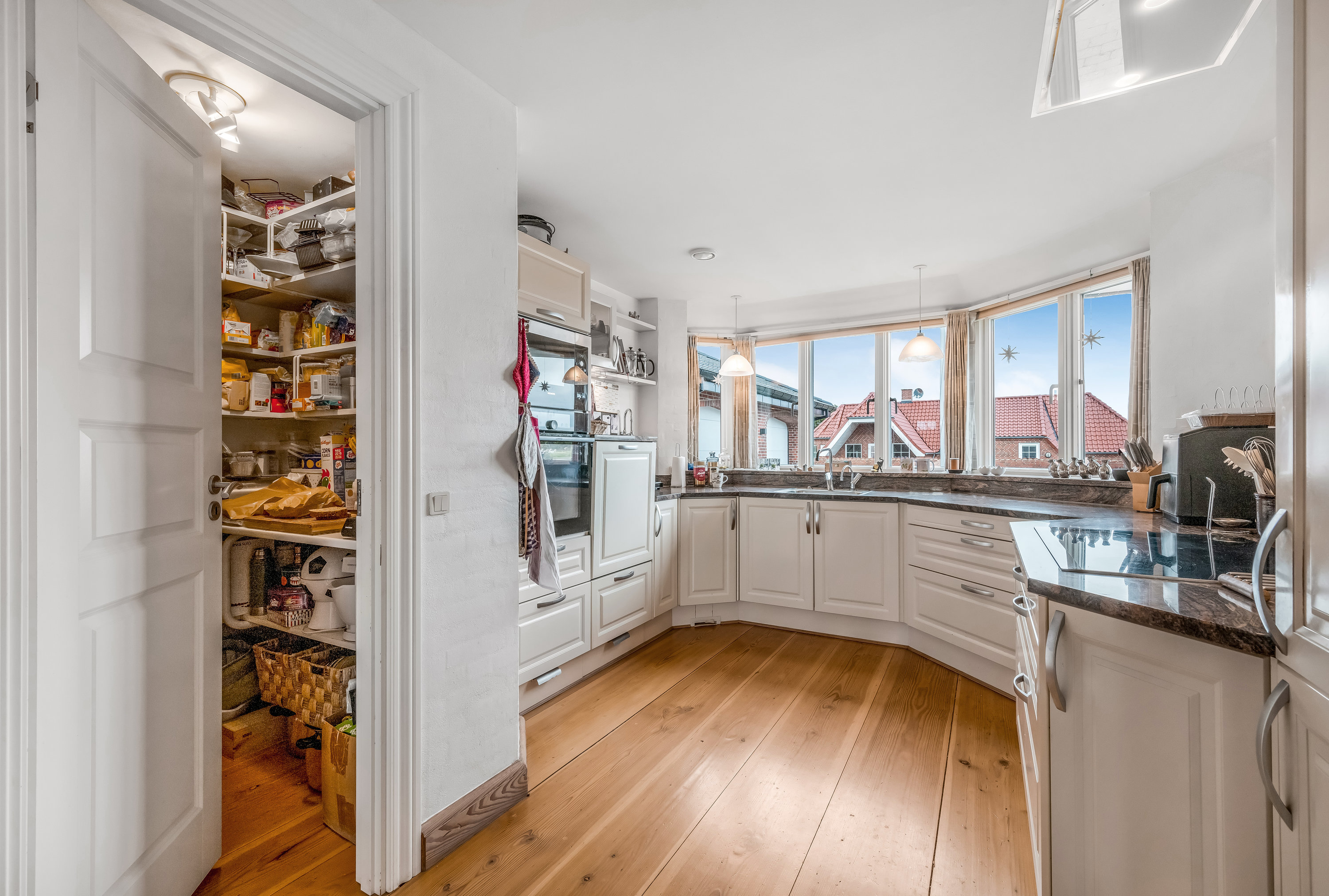 Fremhævet køkken billede i fuldskærmstilstand. Billede af Nordsøvej 73, Søndervig, 6950 Ringkøbing