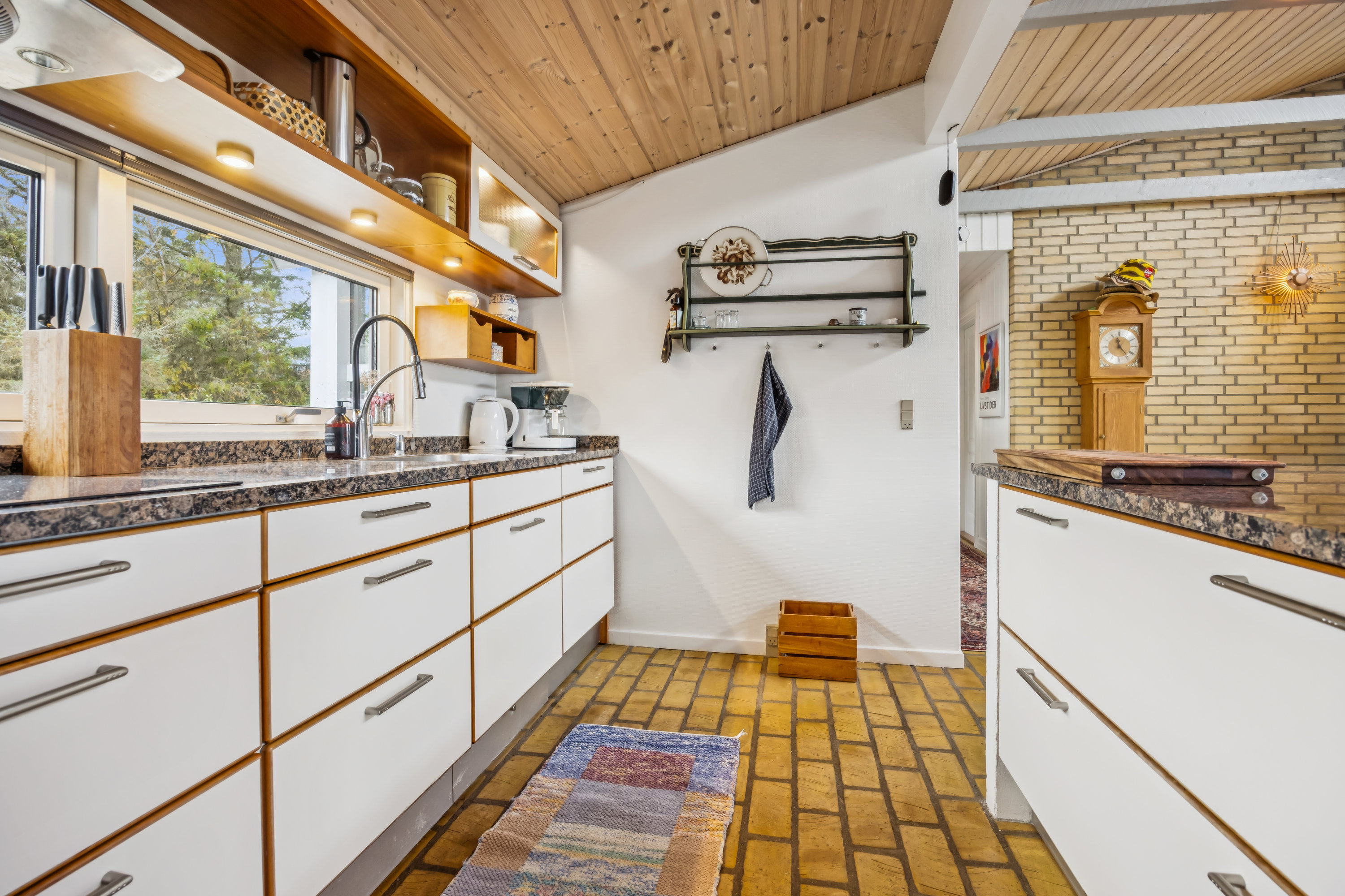 Fremhævet køkken billede i fuldskærmstilstand. Billede af Søndergade 97, 9370 Hals