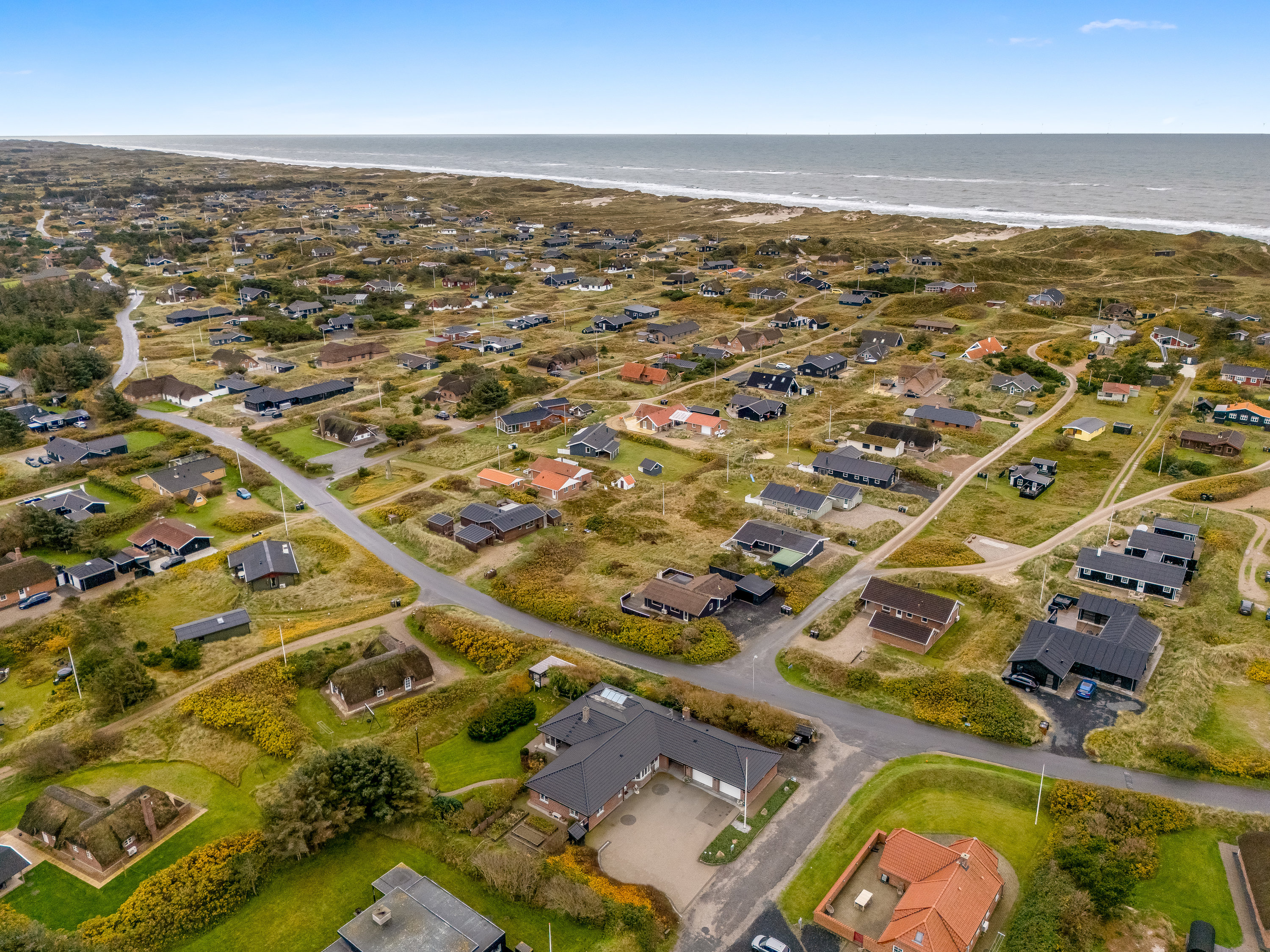 Fremhævet luftfoto billede i fuldskærmstilstand. Billede af Nordsøvej 73, Søndervig, 6950 Ringkøbing