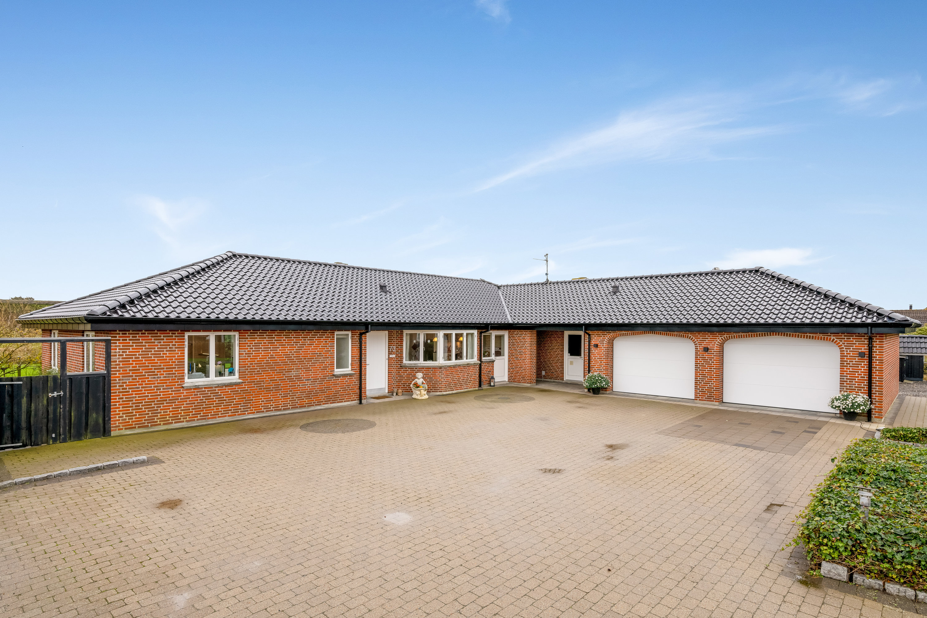 Fremhævet facade billede i fuldskærmstilstand. Billede af Nordsøvej 73, Søndervig, 6950 Ringkøbing