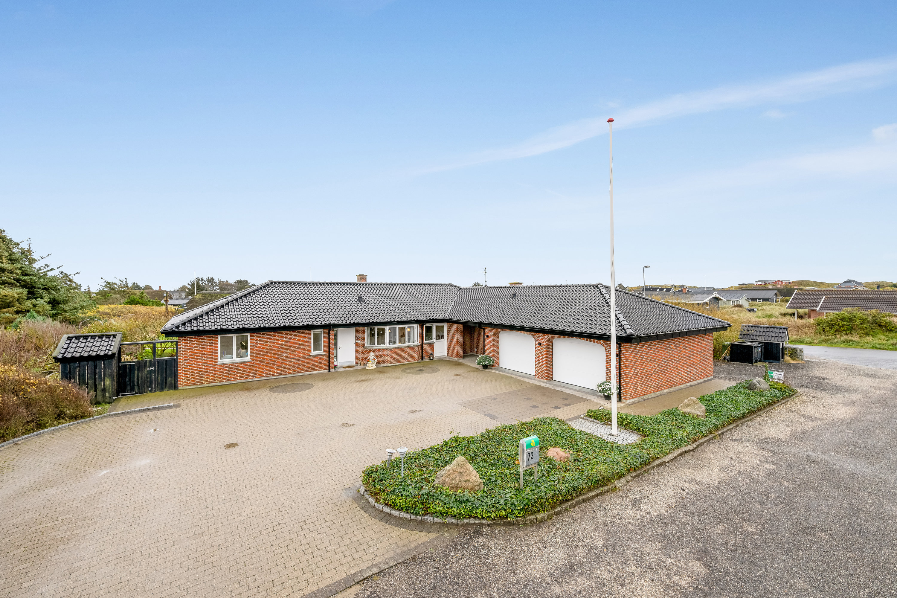 Miniaturebillede 1: facade. Billede af Nordsøvej 73, Søndervig, 6950 Ringkøbing