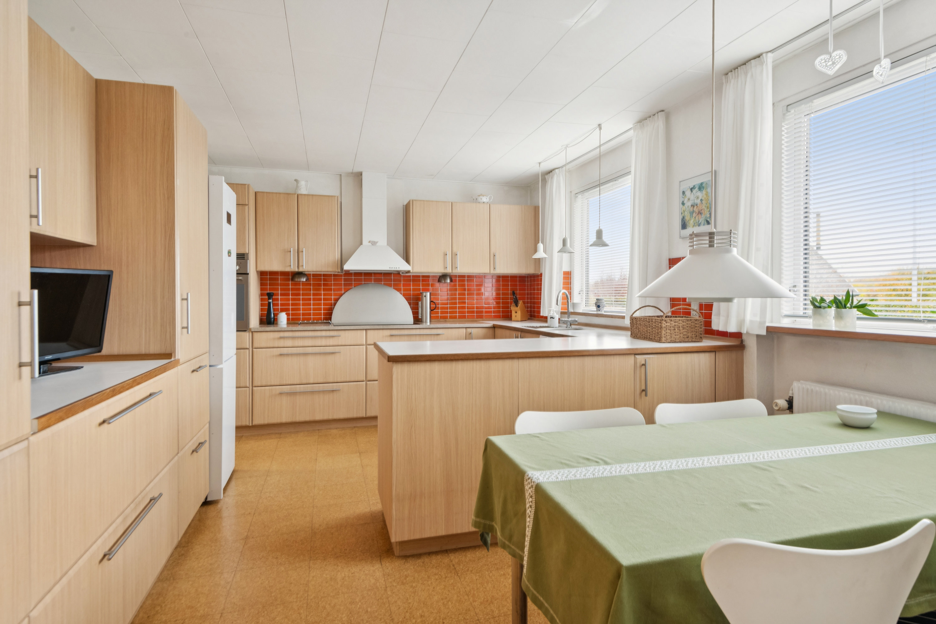 Fremhævet køkken billede i fuldskærmstilstand. Billede af Bjørumvej 10, 9200 Aalborg SV