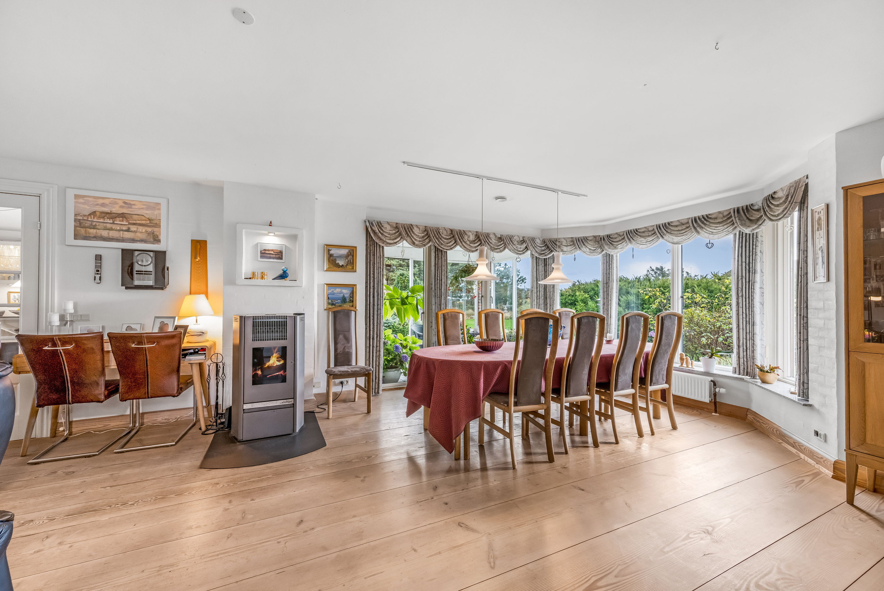 Fremhævet stue billede i fuldskærmstilstand. Billede af Nordsøvej 73, Søndervig, 6950 Ringkøbing