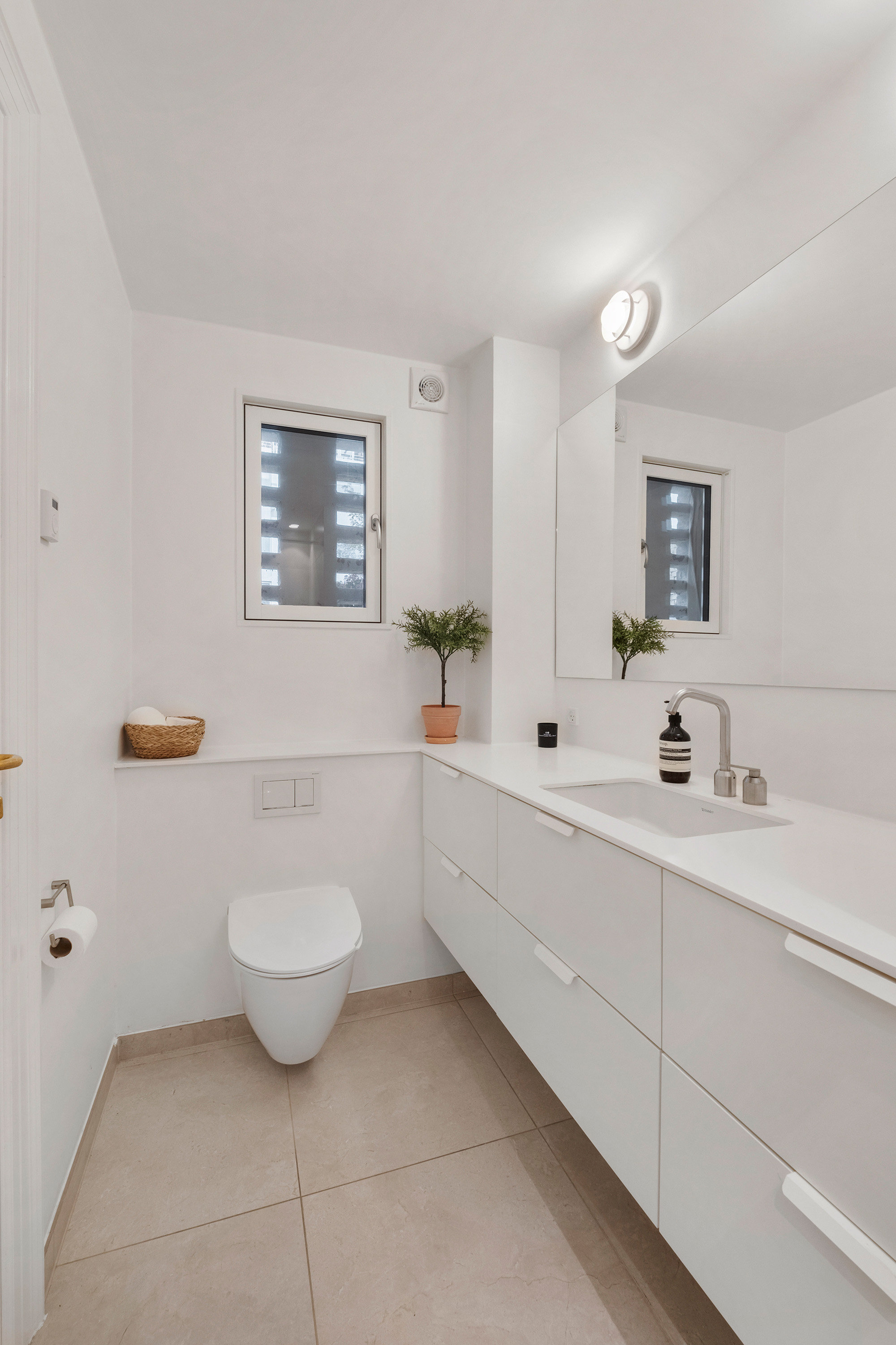 Fremhævet badeværelse billede i fuldskærmstilstand. Billede af Vingårds Alle 50, 2900 Hellerup