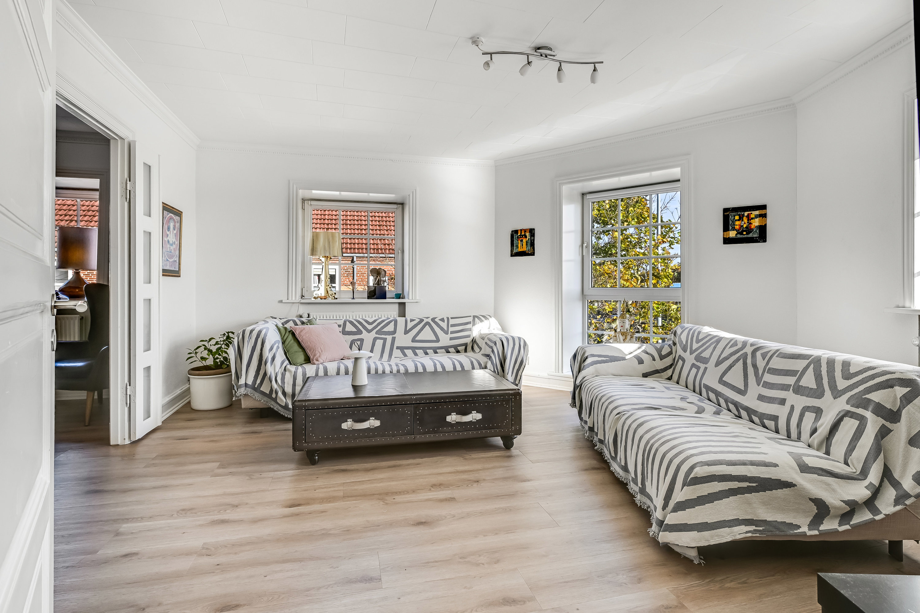 Fremhævet stue billede i fuldskærmstilstand. Billede af Nygårdsvej 2, 2., 6700 Esbjerg