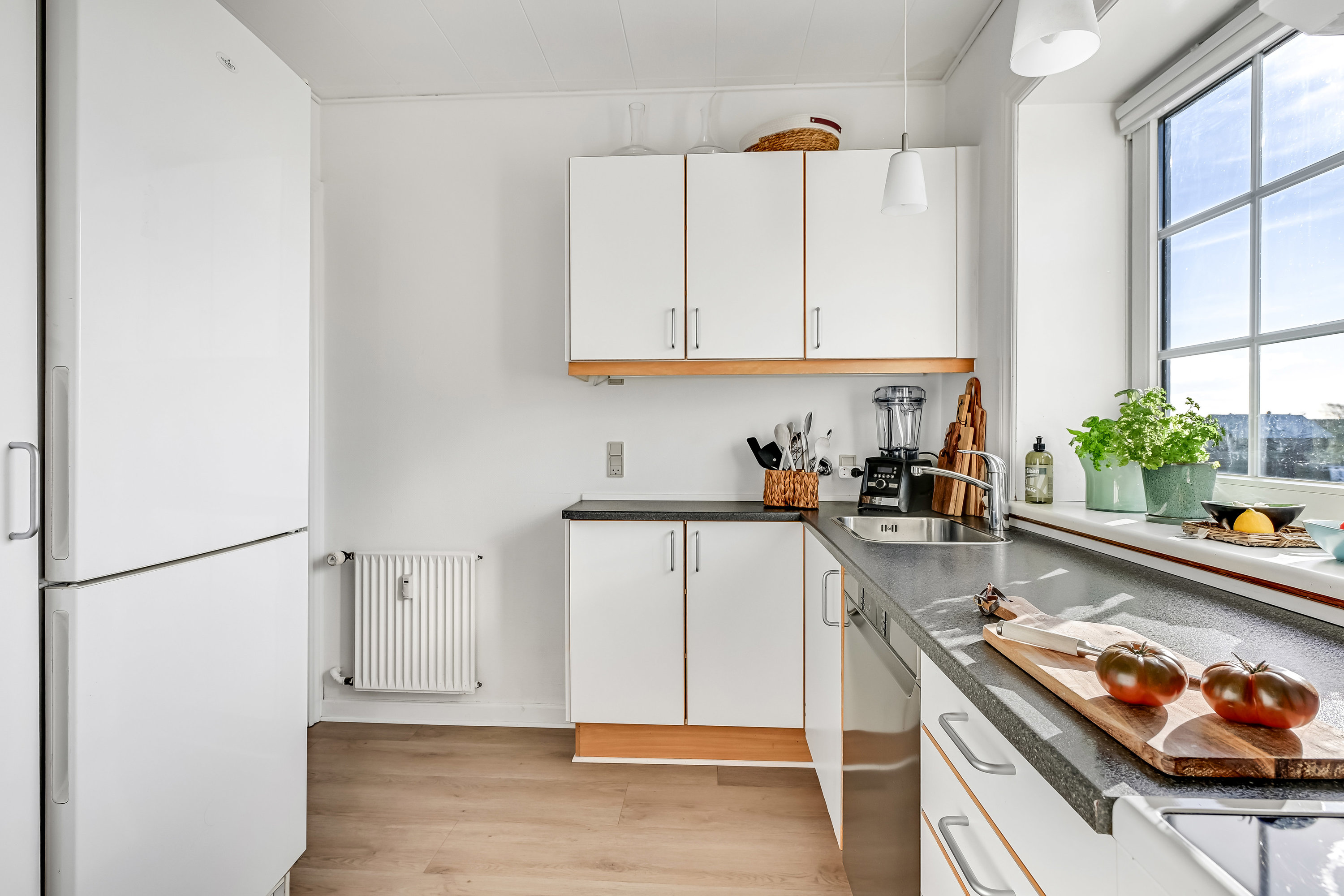 Fremhævet køkken billede i fuldskærmstilstand. Billede af Nygårdsvej 2, 2., 6700 Esbjerg