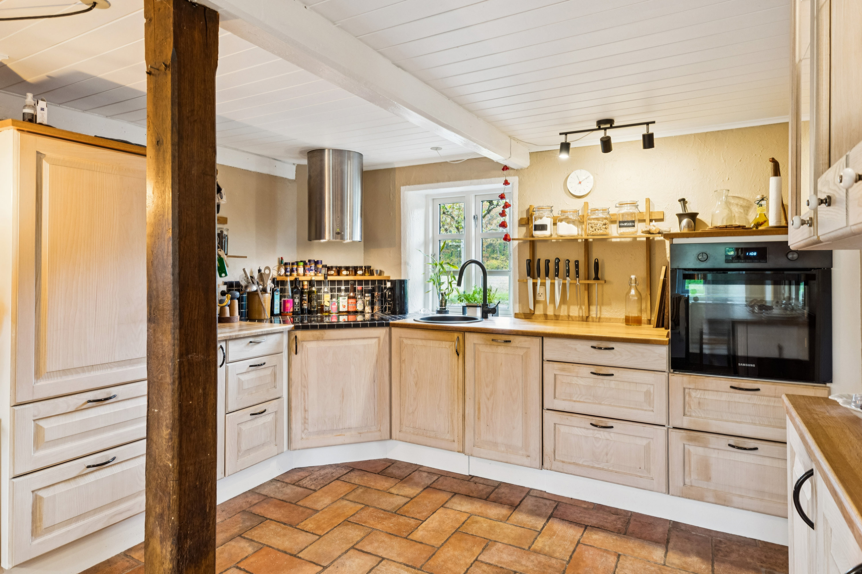 Fremhævet køkken billede i fuldskærmstilstand. Billede af Videkærvej 3, St Darum, 6740 Bramming