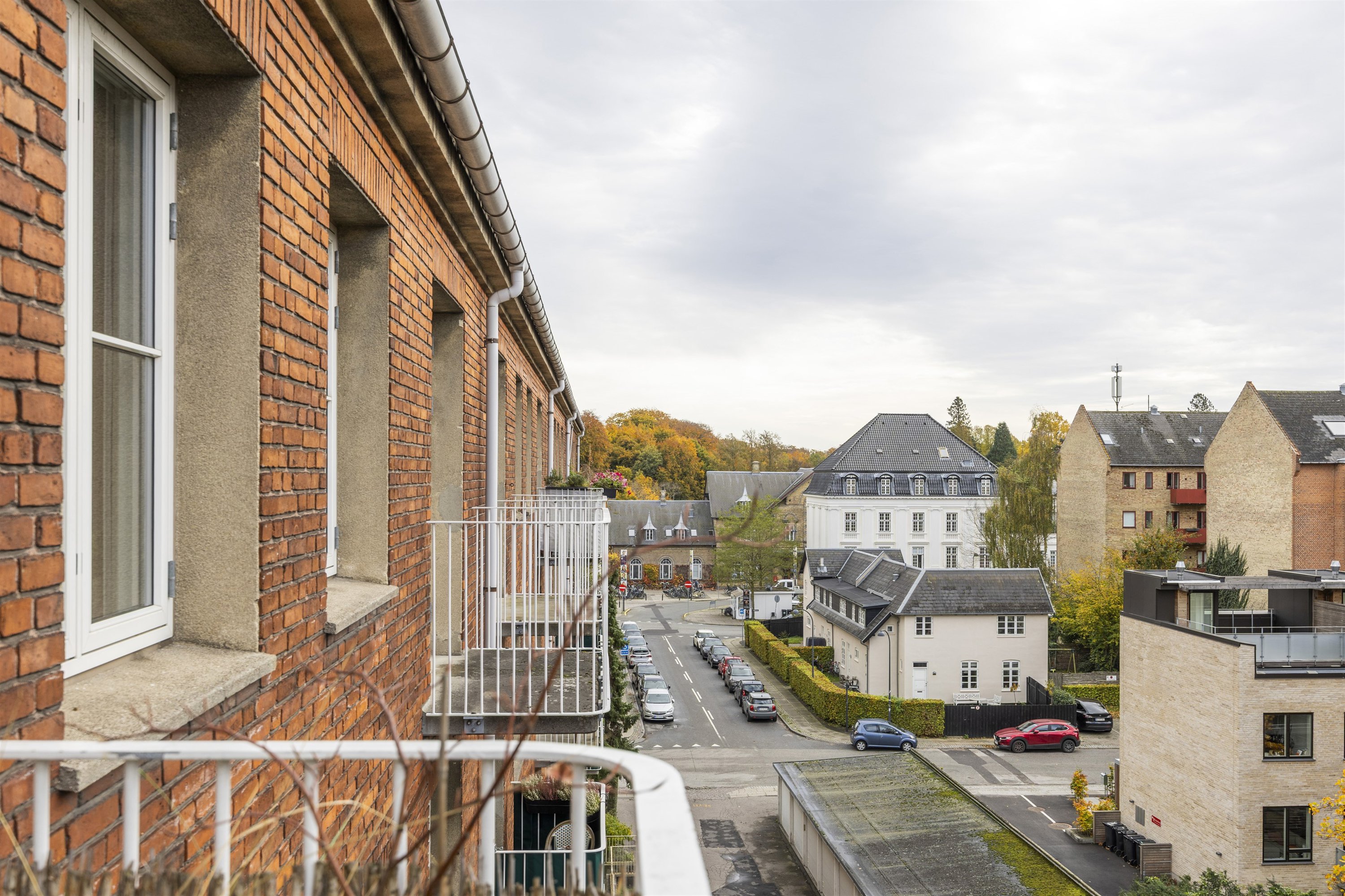 Fremhævet andet billede i fuldskærmstilstand. Billede af Jensløvs Tværvej 3B, 4. th., 2920 Charlottenlund