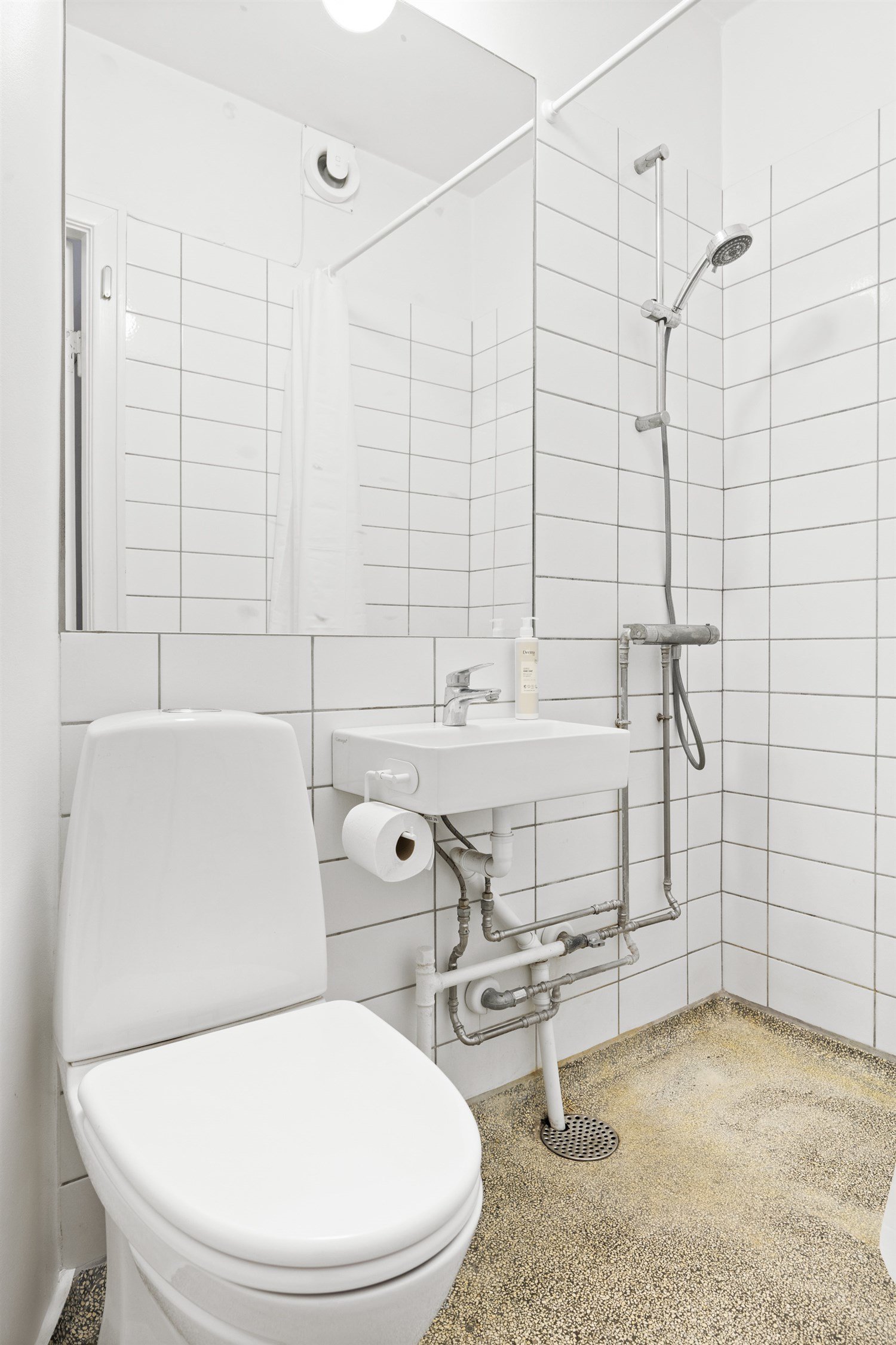 Fremhævet andet billede i fuldskærmstilstand. Billede af Jensløvs Tværvej 3B, 4. th., 2920 Charlottenlund