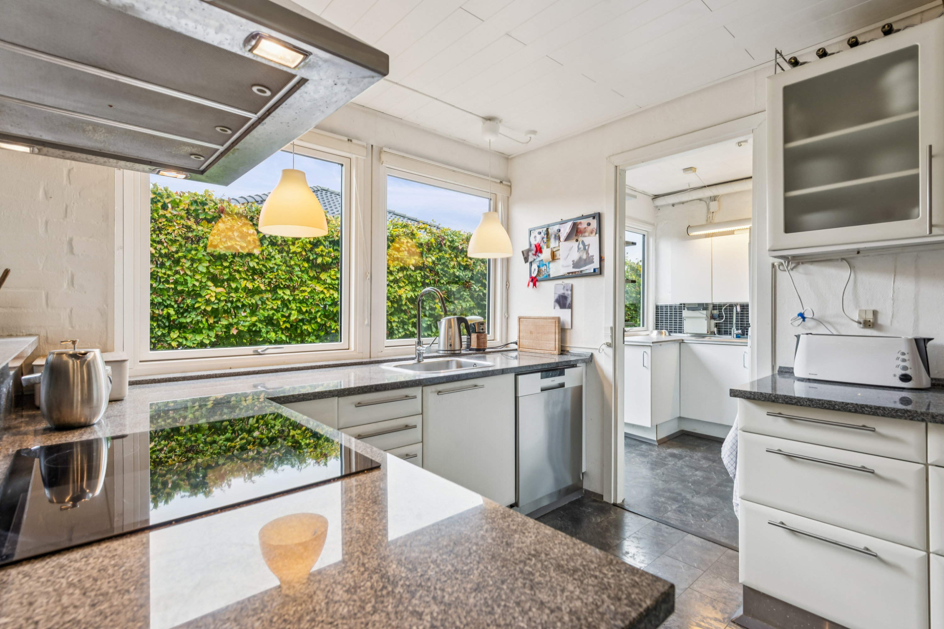 Fremhævet køkken billede i fuldskærmstilstand. Billede af Bondager 29, 2670 Greve