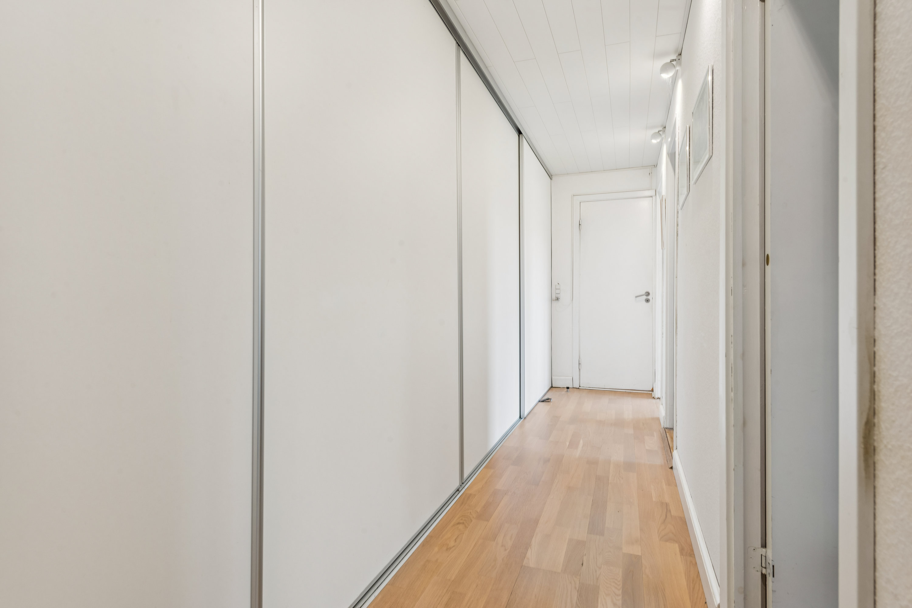 Fremhævet gang billede i fuldskærmstilstand. Billede af Bondager 29, 2670 Greve