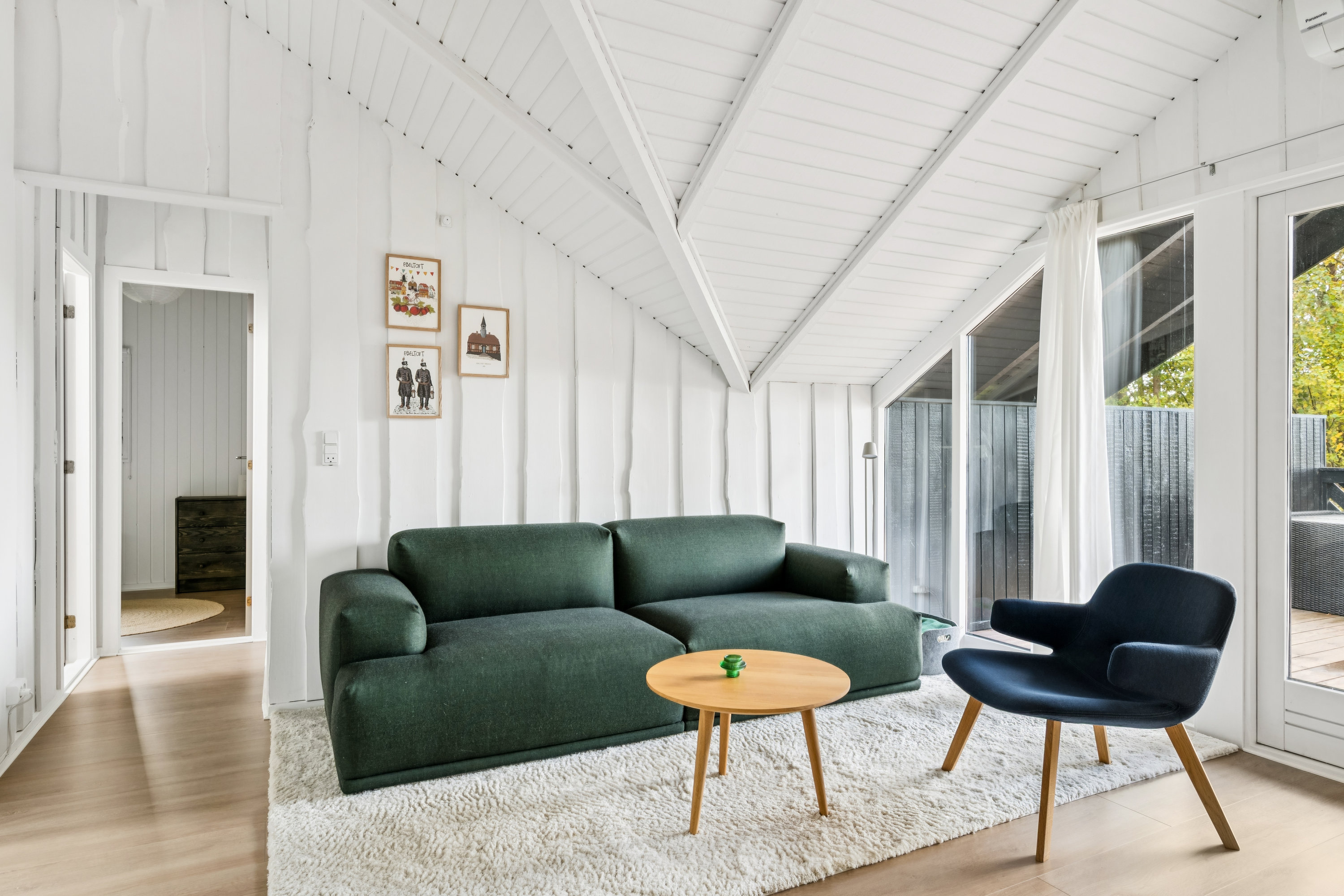 Fremhævet stue billede i fuldskærmstilstand. Billede af S. Jonassens Vej 24, Egsmark Strand, 8400 Ebeltoft