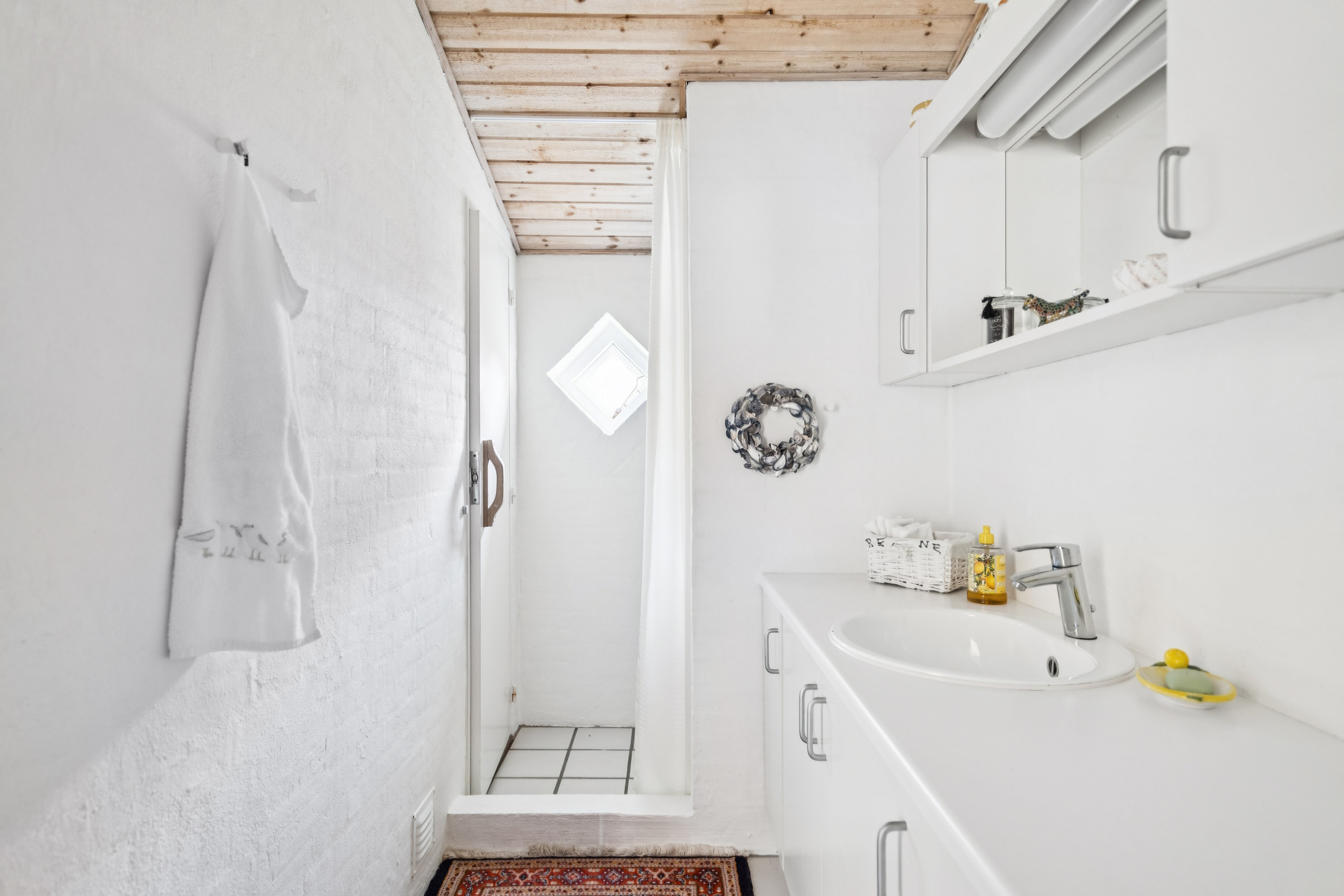 Fremhævet badeværelse billede i fuldskærmstilstand. Billede af Vandrerstien 7, Gl. Skagen, 9990 Skagen