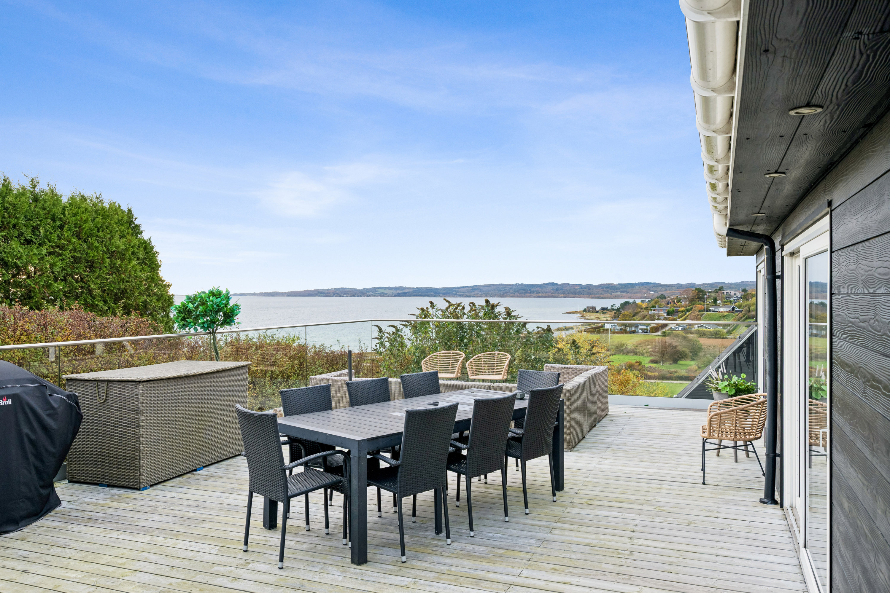 Fremhævet terrasse billede i fuldskærmstilstand. Billede af Stenbidervej 13, Egsmark Strand, 8400 Ebeltoft