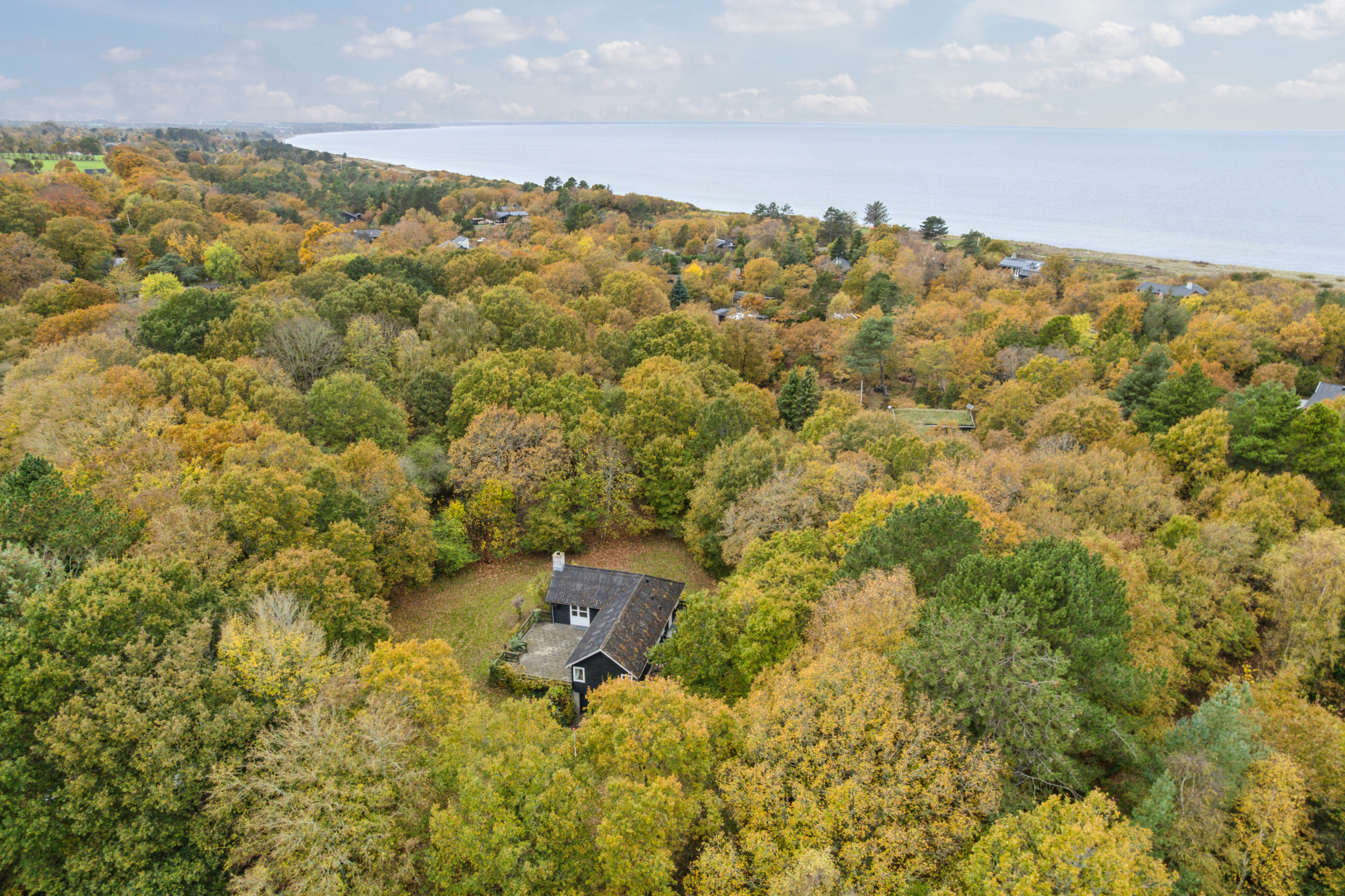 Miniaturebillede 1: luftfoto. Billede af Engstien 9, Hegedal Strand, Fjellerup, 8585 Glesborg