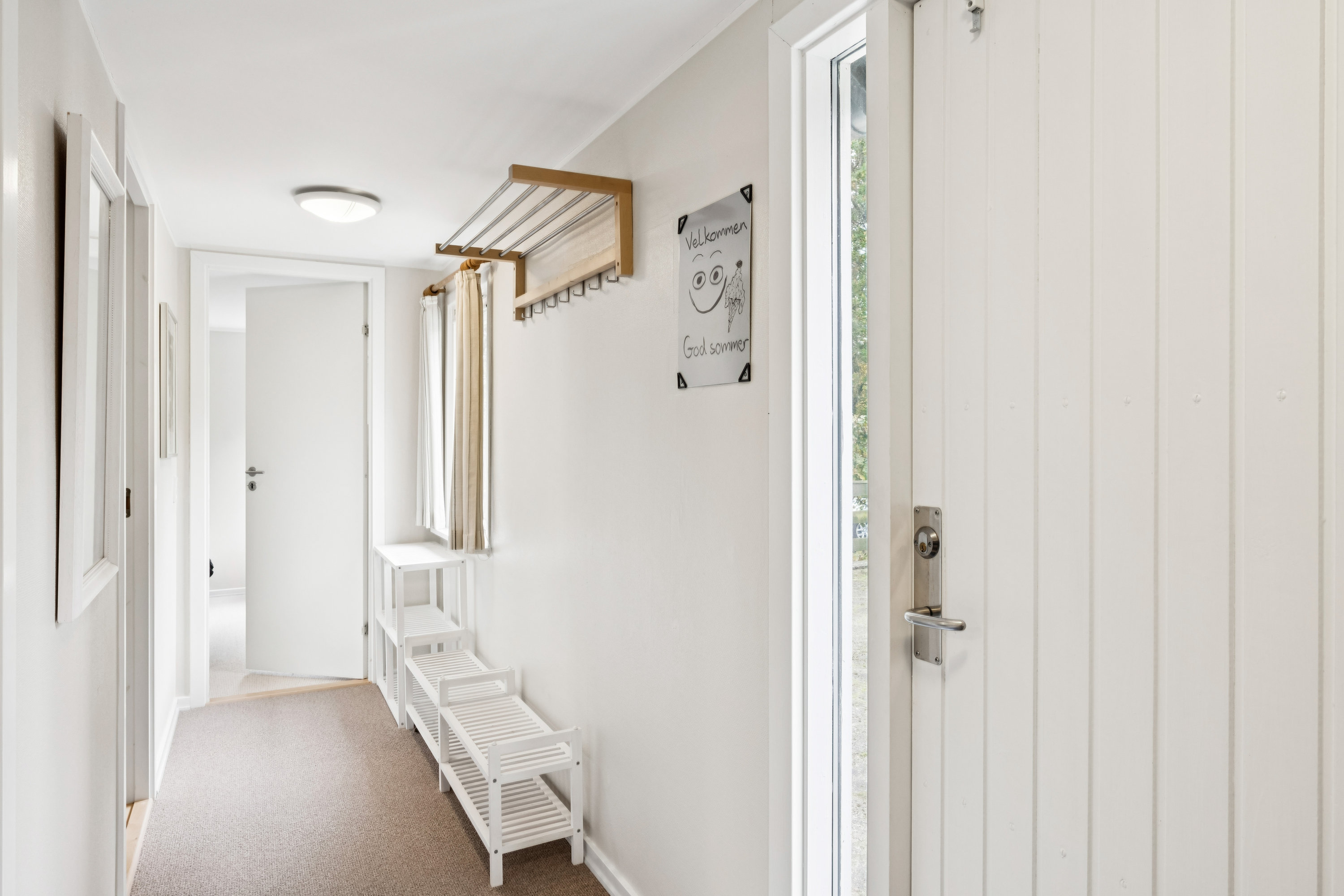 Fremhævet entré billede i fuldskærmstilstand. Billede af Engstien 9, Hegedal Strand, Fjellerup, 8585 Glesborg