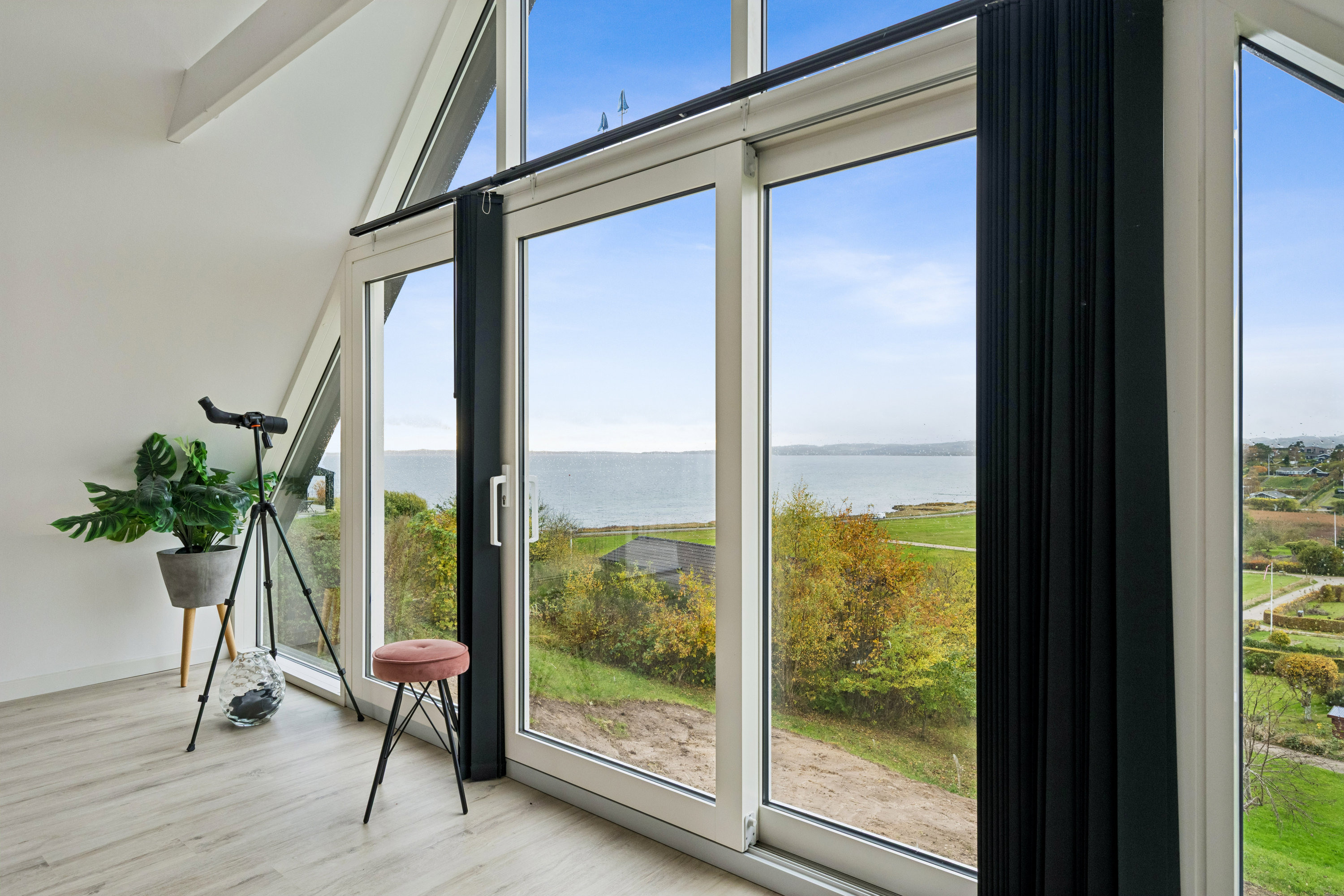 Fremhævet udsigt billede i fuldskærmstilstand. Billede af Stenbidervej 13, Egsmark Strand, 8400 Ebeltoft