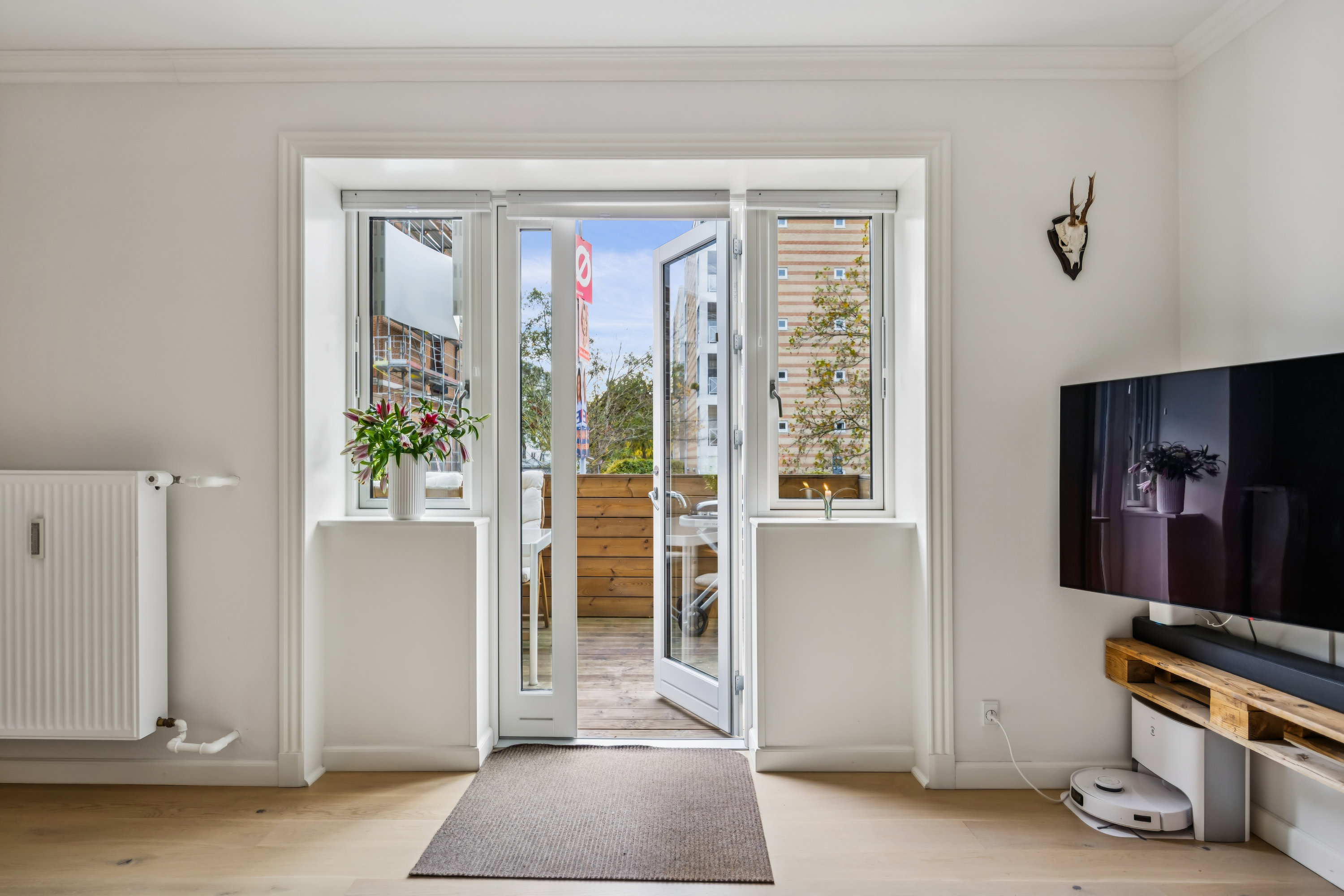 Fremhævet stue billede i fuldskærmstilstand. Billede af La Cours Vej 18, st.. th., 2000 Frederiksberg