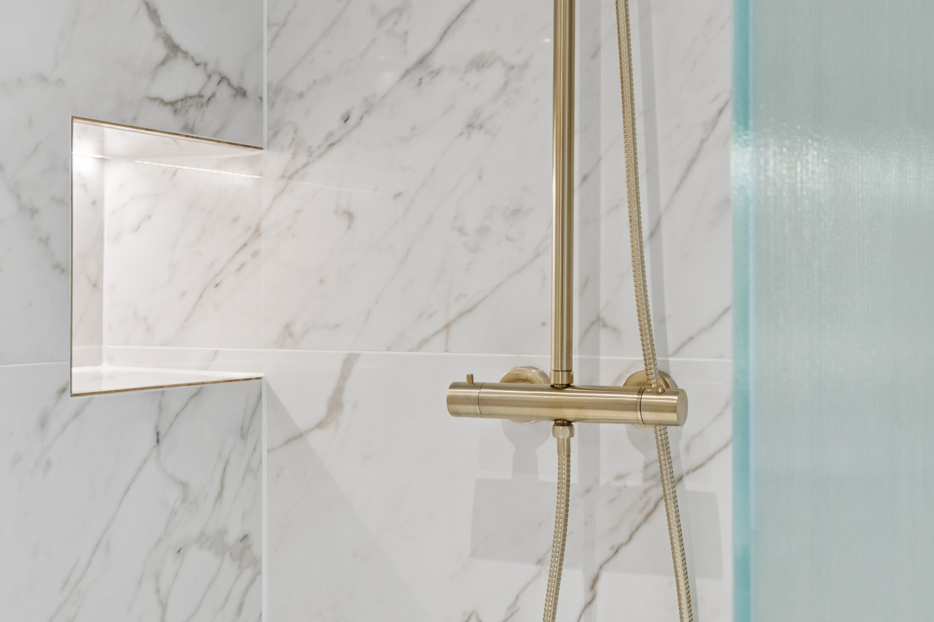 Fremhævet bad billede i fuldskærmstilstand. Billede af Blegdalsparken 33, 3. th., 9000 Aalborg