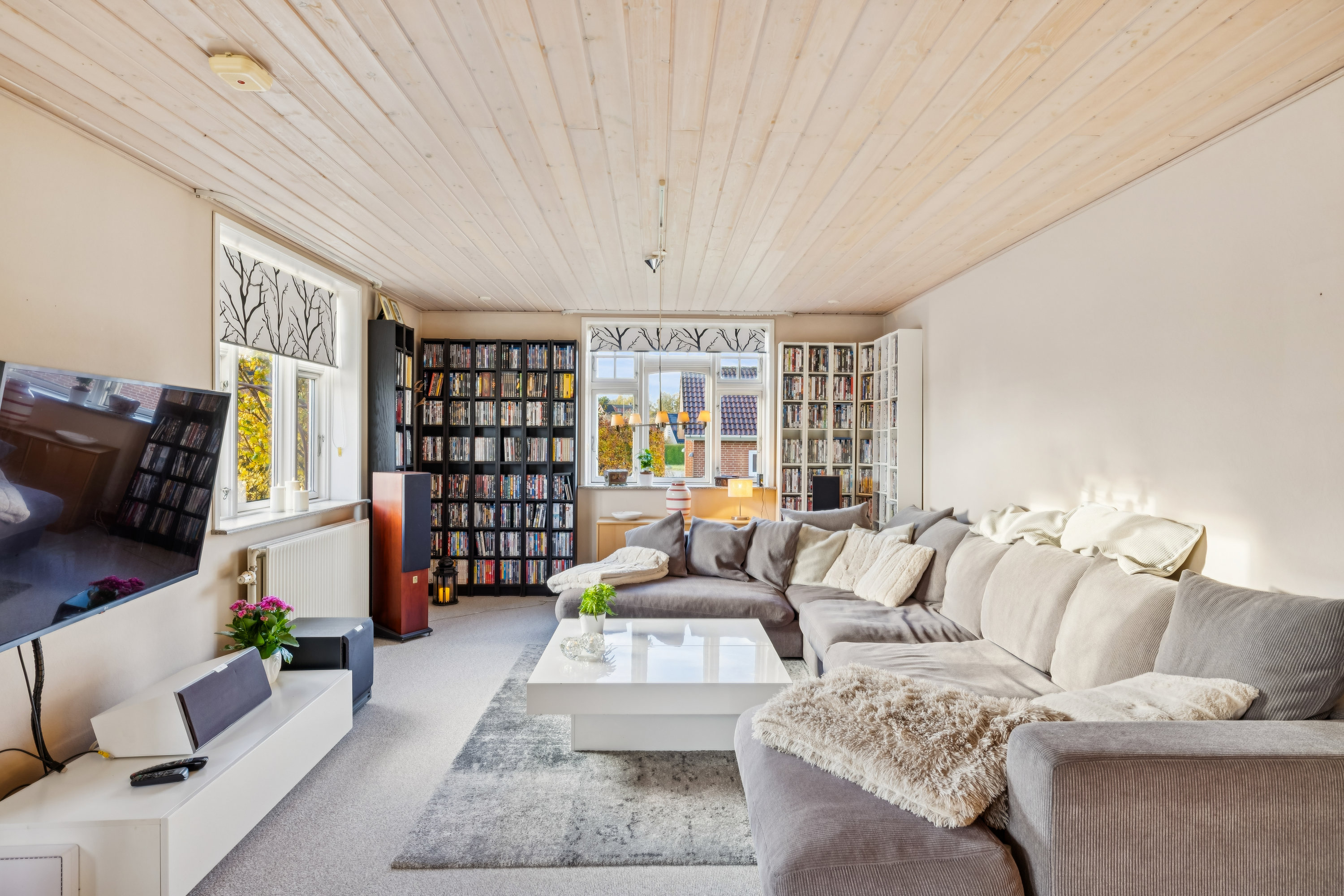 Fremhævet stue billede i fuldskærmstilstand. Billede af Vestergårdsvej 14, Gerning, 8850 Bjerringbro