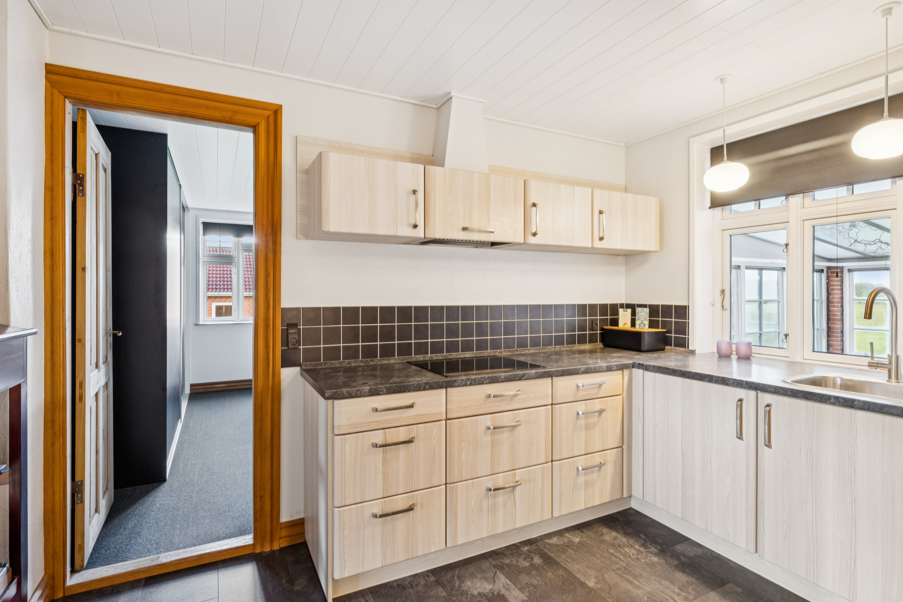 Fremhævet køkken billede i fuldskærmstilstand. Billede af Vestergårdsvej 14, Gerning, 8850 Bjerringbro