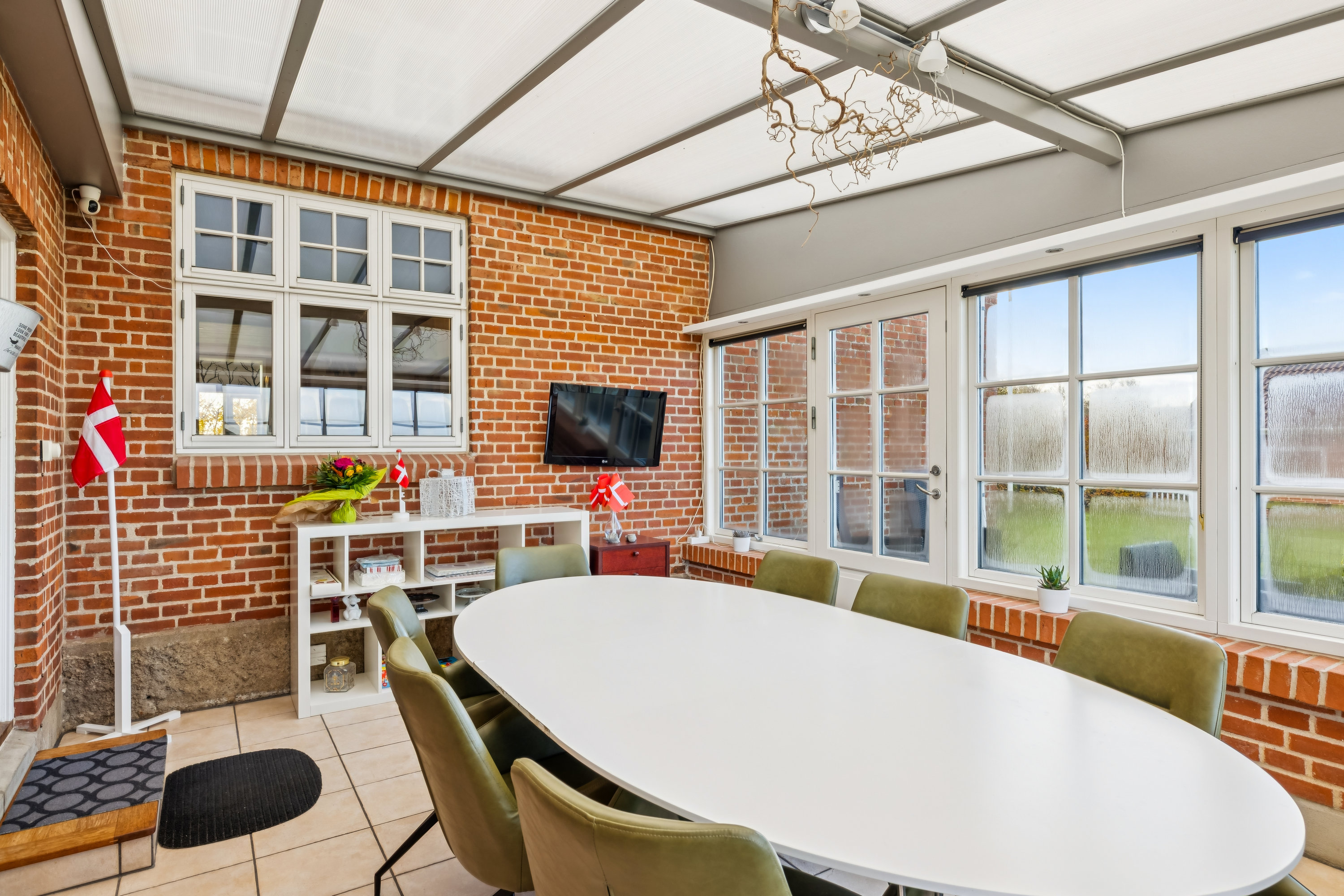 Fremhævet udestue billede i fuldskærmstilstand. Billede af Vestergårdsvej 14, Gerning, 8850 Bjerringbro