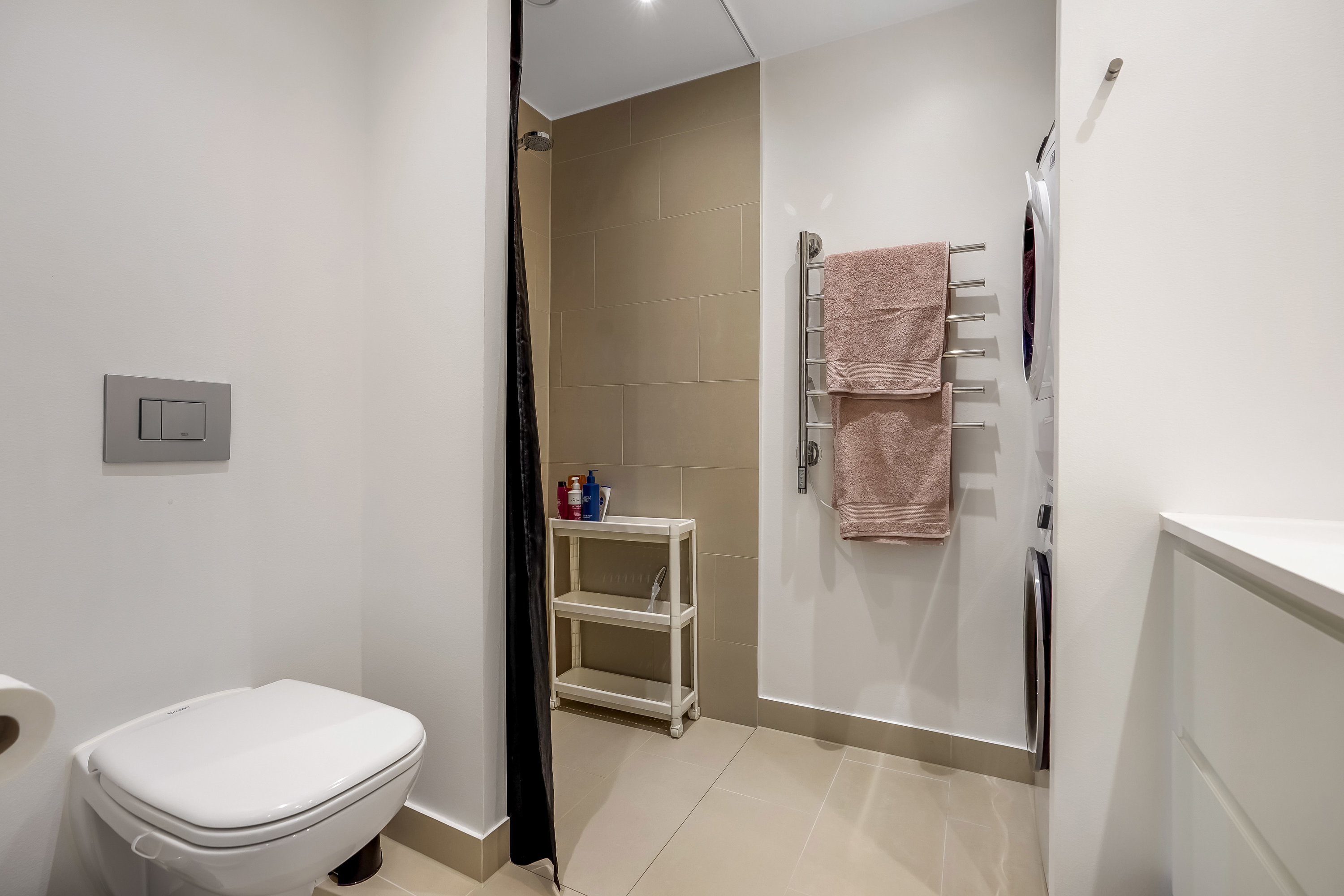 Fremhævet badeværelse billede i fuldskærmstilstand. Billede af Guldrankevej 11, 1. 3., 5200 Odense V