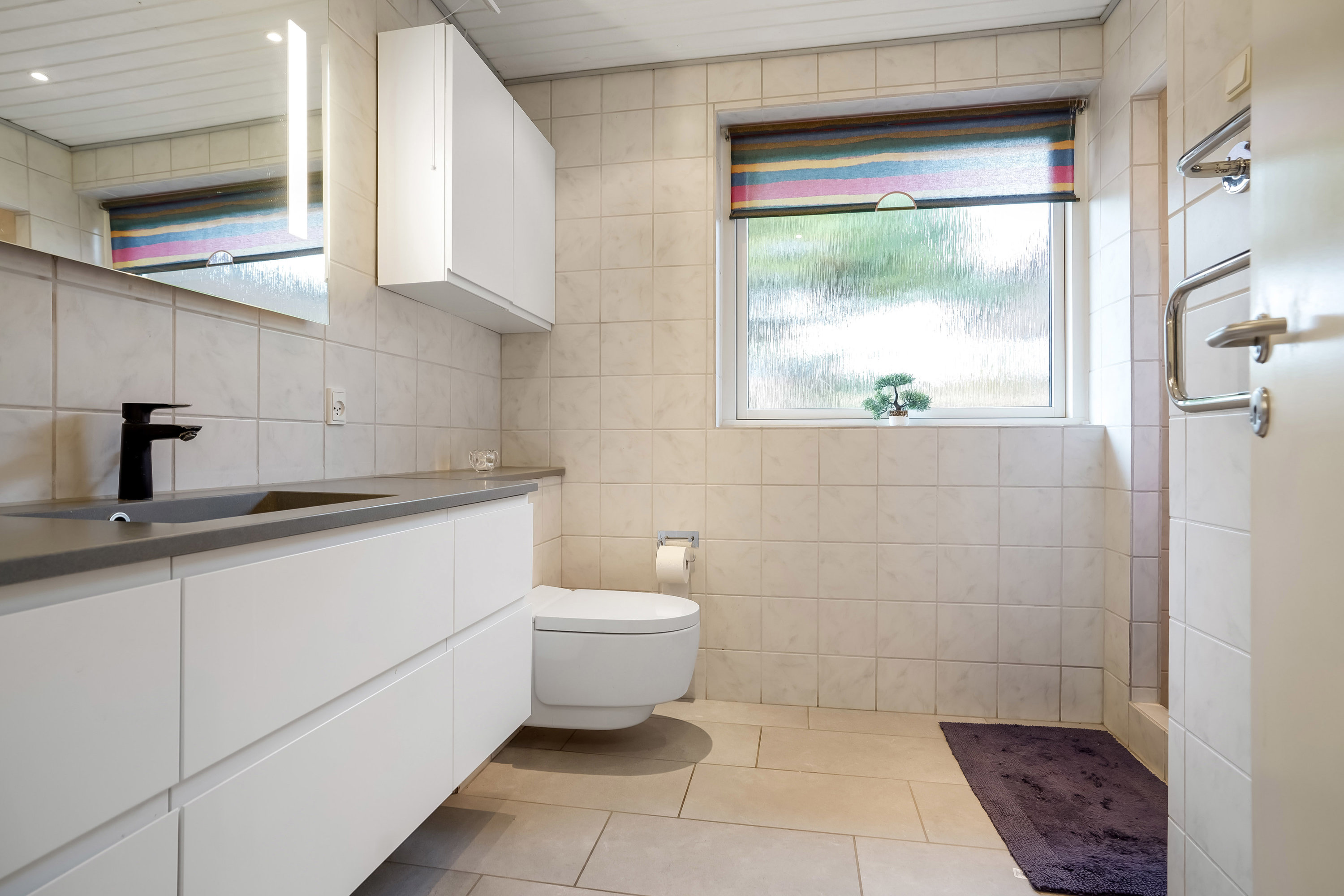 Fremhævet toilet billede i fuldskærmstilstand. Billede af Lindealle 21, 8740 Brædstrup