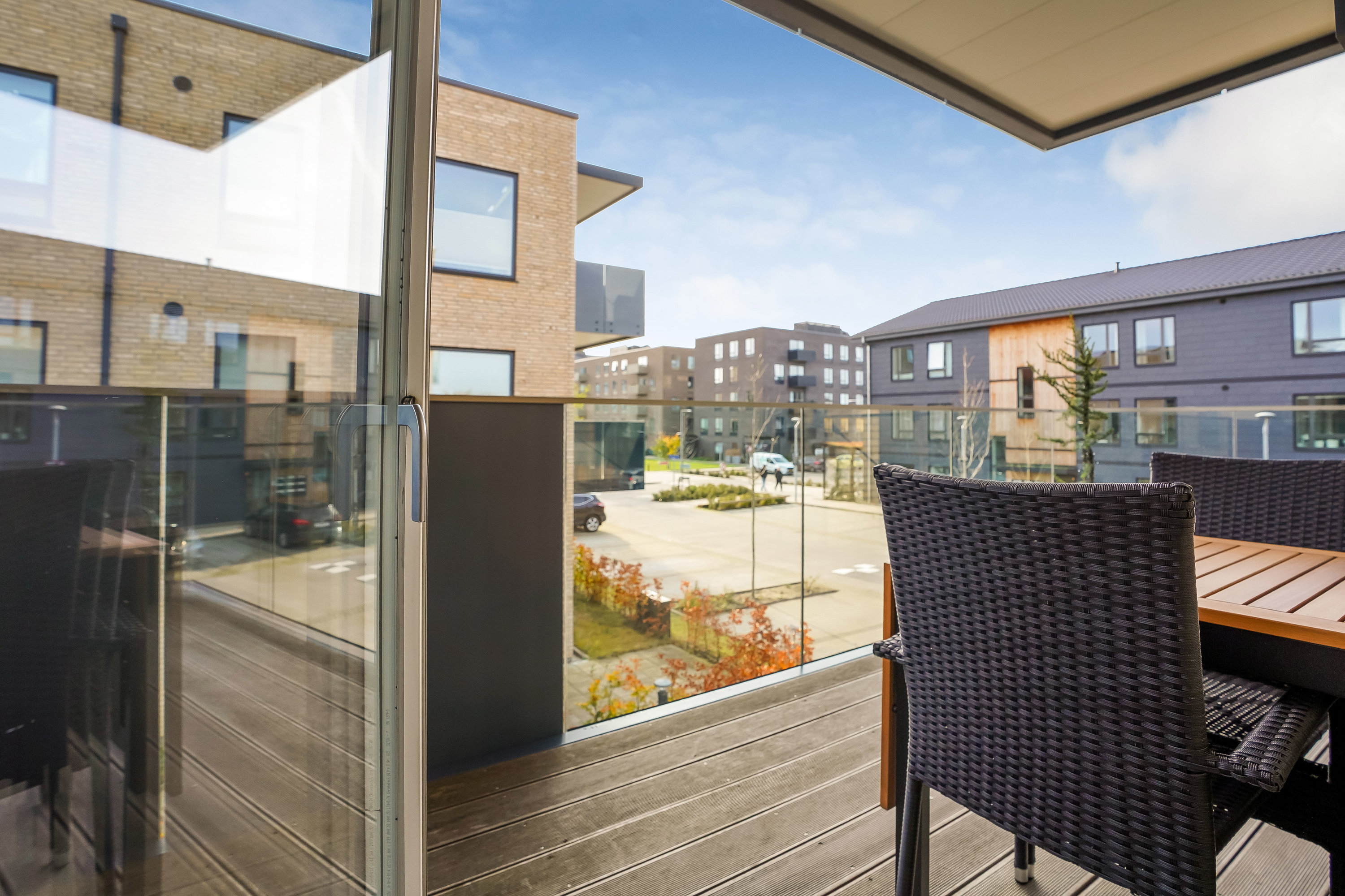 Fremhævet terrasse billede i fuldskærmstilstand. Billede af Guldrankevej 11, 1. 3., 5200 Odense V