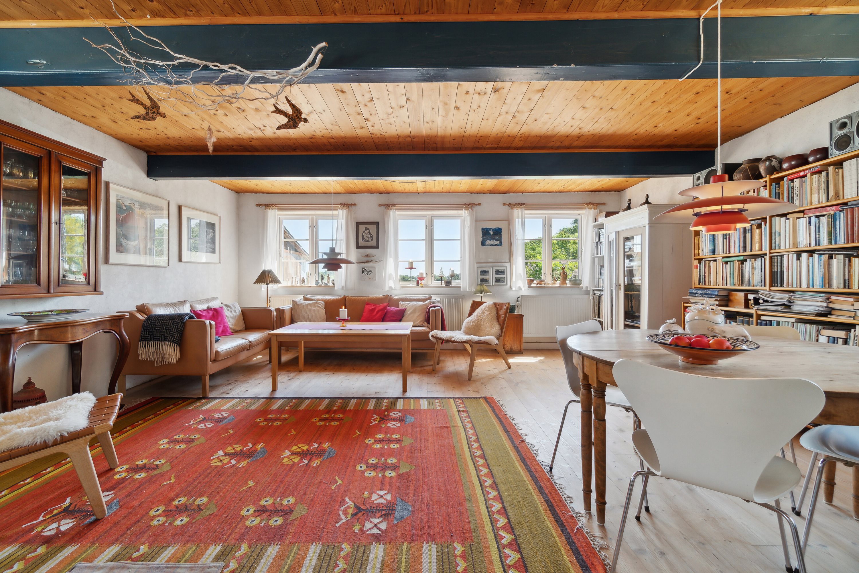 Fremhævet stue billede i fuldskærmstilstand. Billede af Kalbyvejen 30, 3720 Aakirkeby